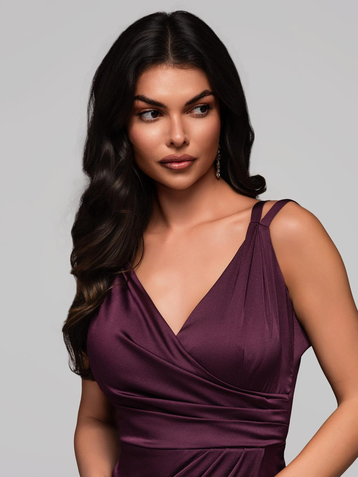 Edoti Women's midi dress with slim straps and a sweetheart neckline LIDIA DL