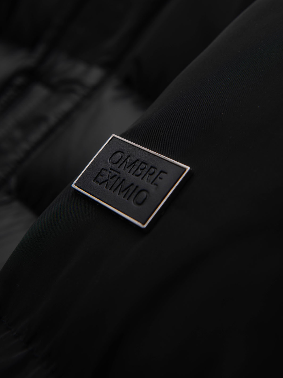 Ombre Men&#039;s quilted jacket with high collar and hood - black