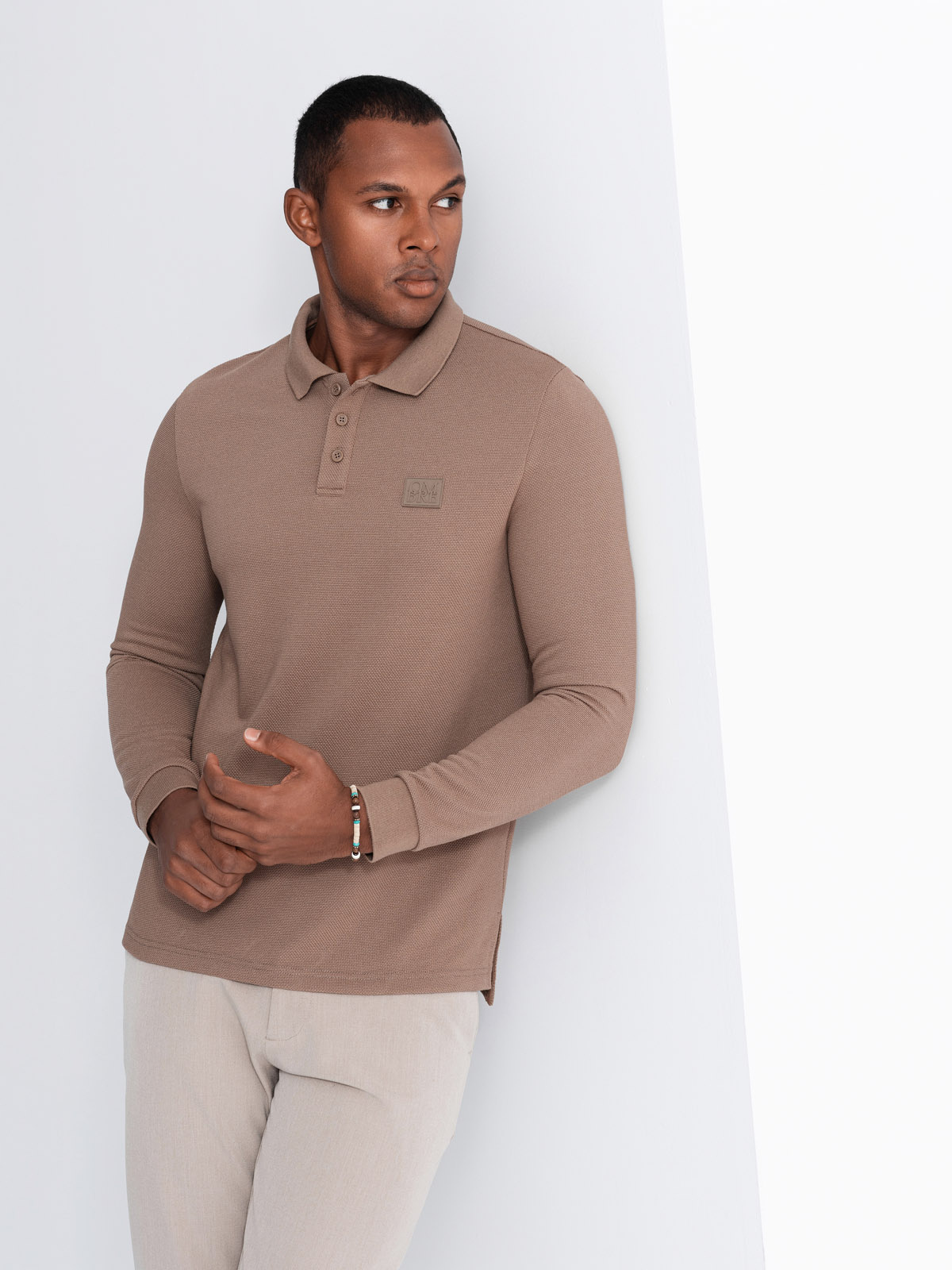 Ombre Men's structured polo longsleeve with patch - brown