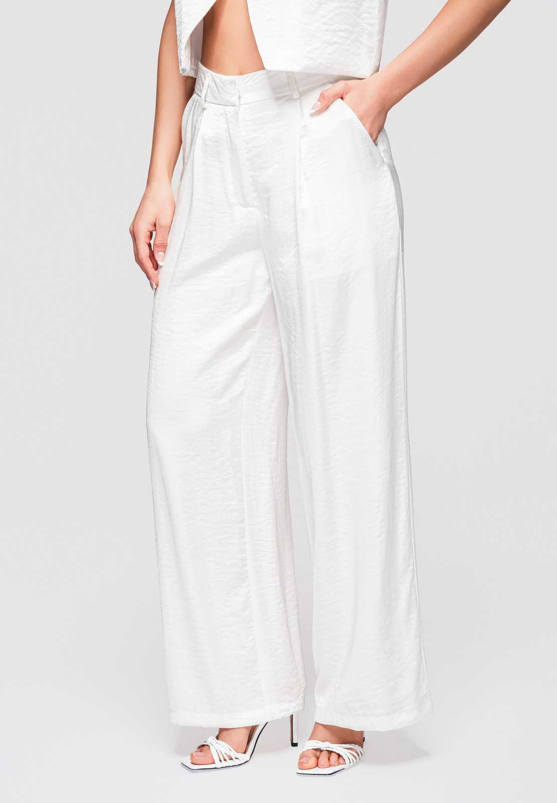 Colecția Edoti: atemporali pentru femei pantaloni