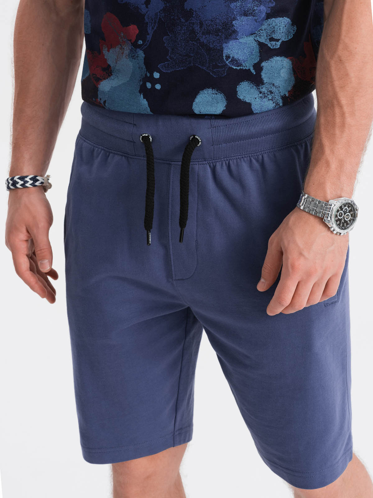 Pantaloni scurti barbati, Ombre