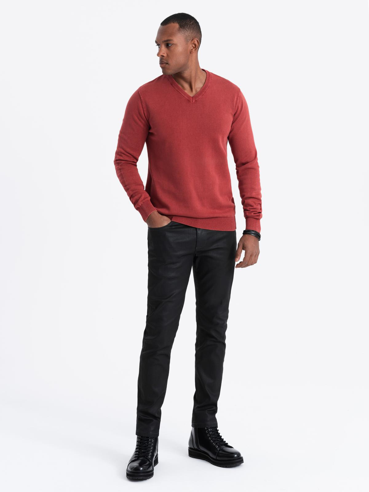 Ombre Men's wash sweater with v-neck - red