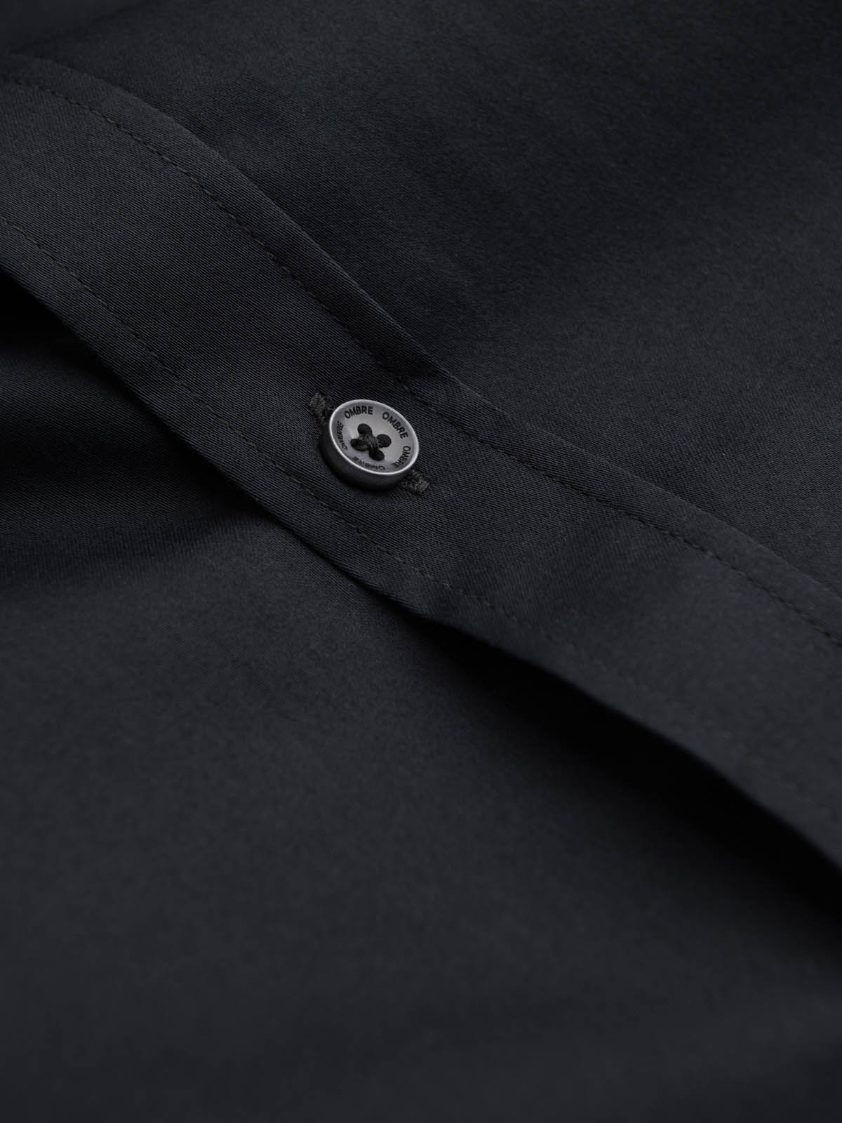 Ombre Classic men&#039;s SLIM FIT shirt in satin fabric - black