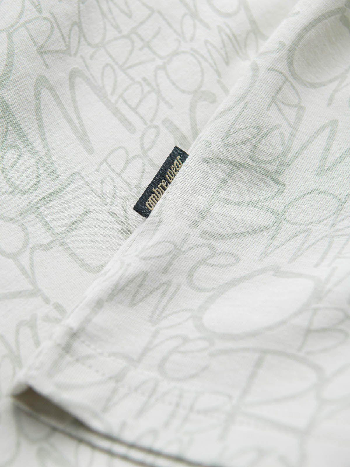Ombre Men's cotton t-shirt with letter print and pocket - yellow-green