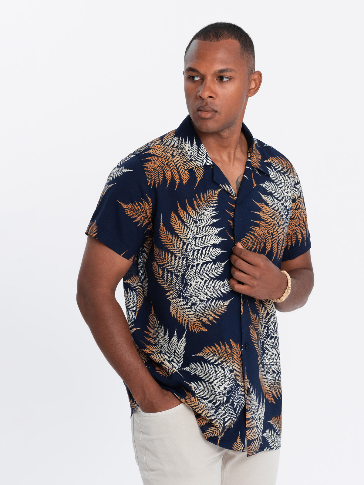Ombre Men's patterned viscose shirt with short sleeves - fern
