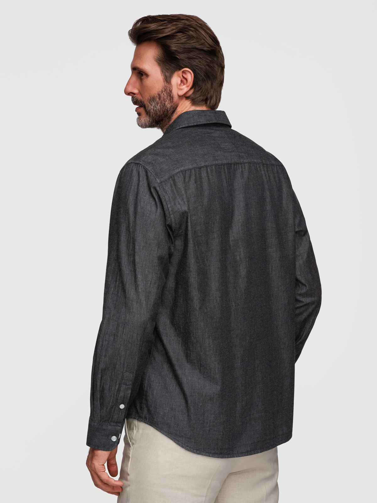 Ombre Men's denim shirt with embroidered pocket - black