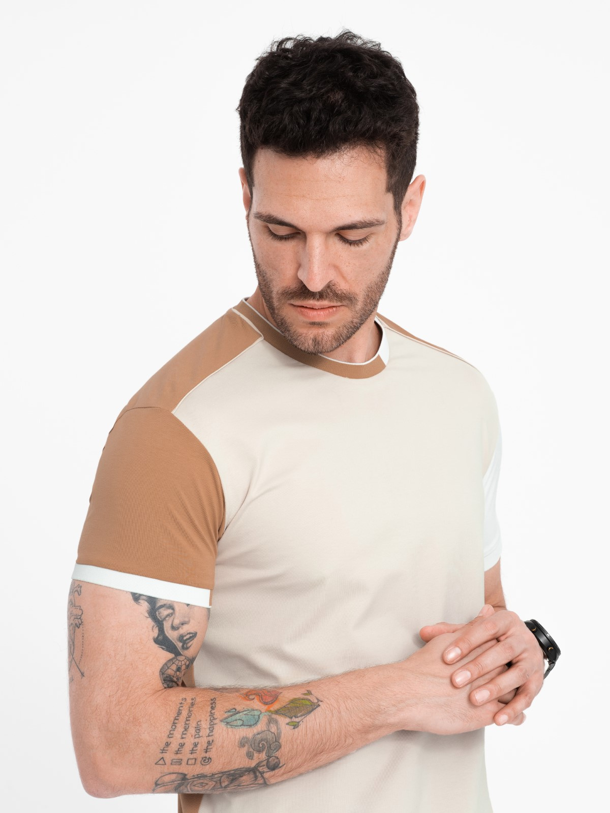 Ombre Men's elastane t-shirt with colored sleeves - brown