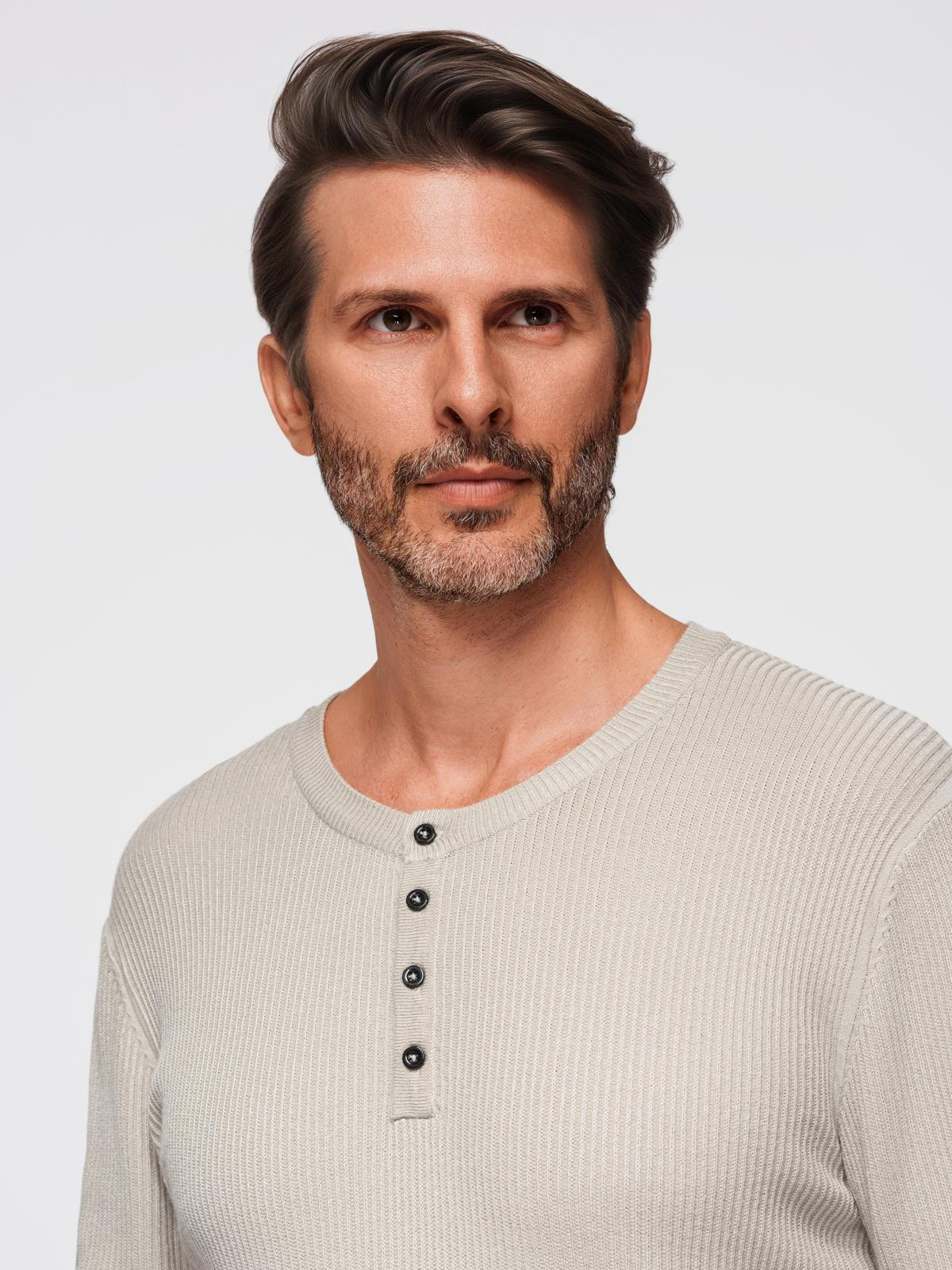 Ombre Men&#039;s ribbed sweater with buttons at the neckline - beige