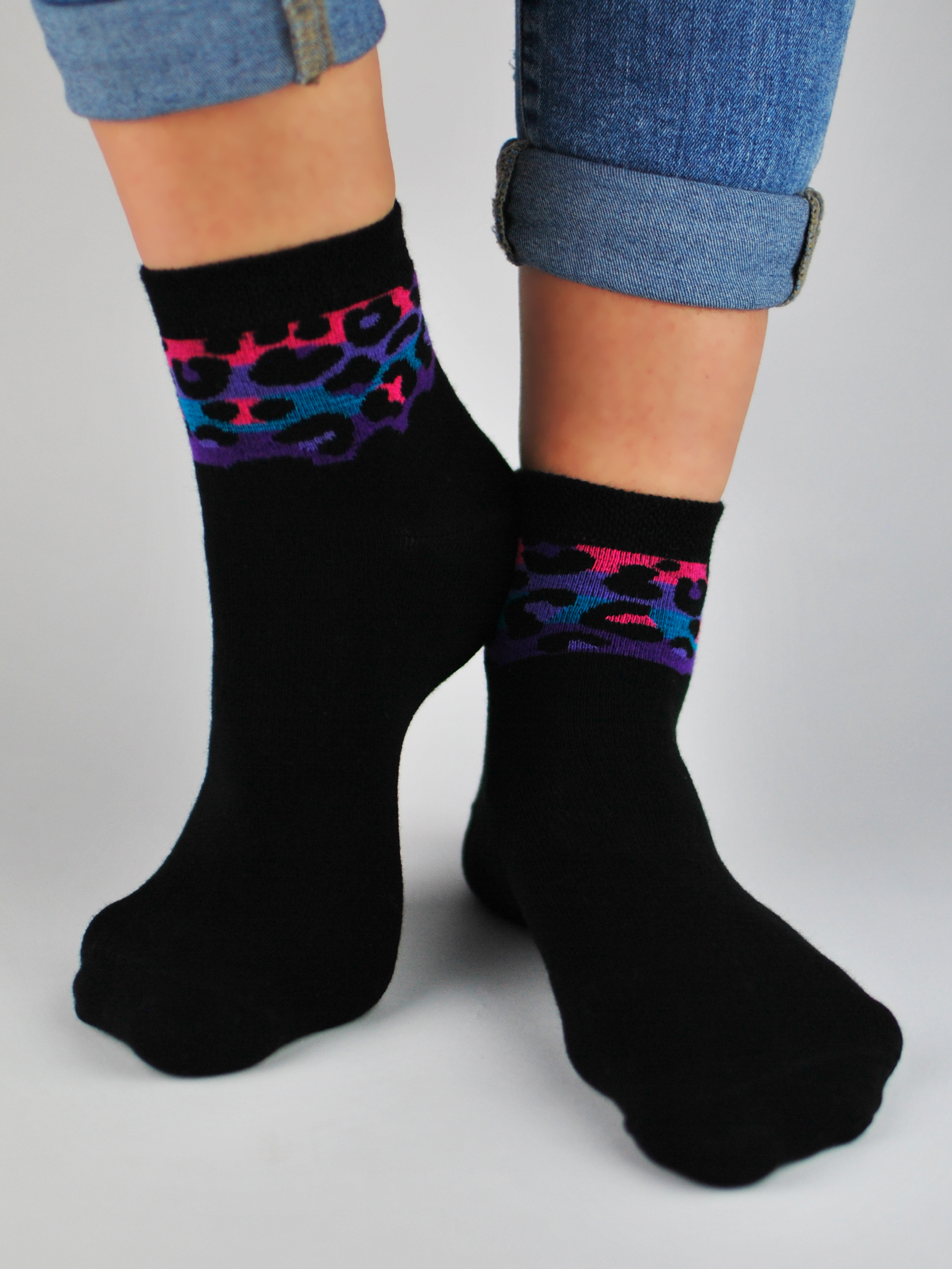 NOVITI Woman's Socks SB023-W-01
