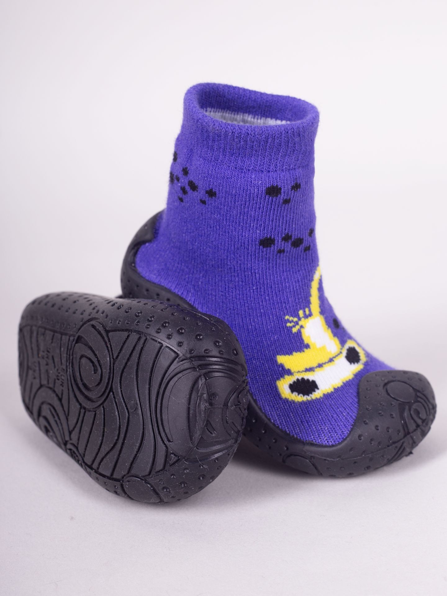 Levně Yoclub Kids's Anti-Skid Socks With Rubber Sole P1