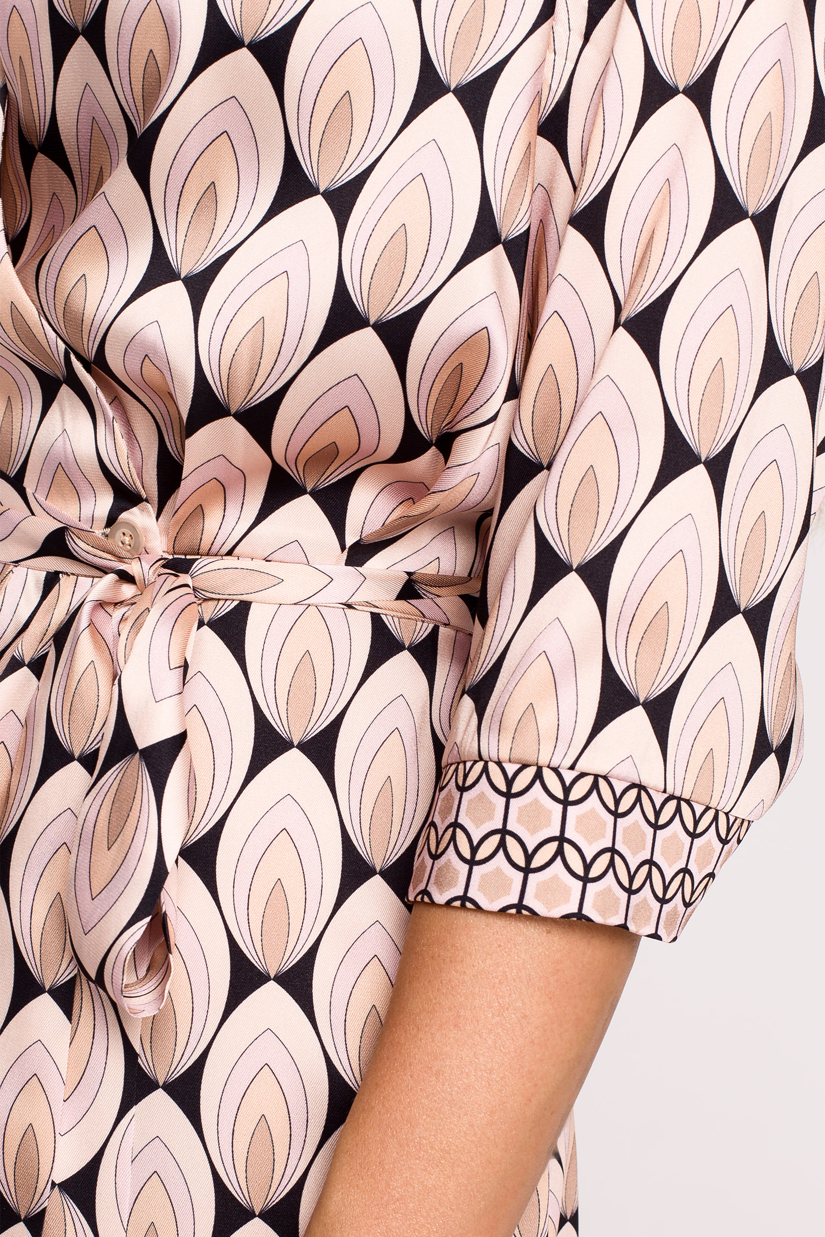 Dámske šaty Made Of Emotion Pattern