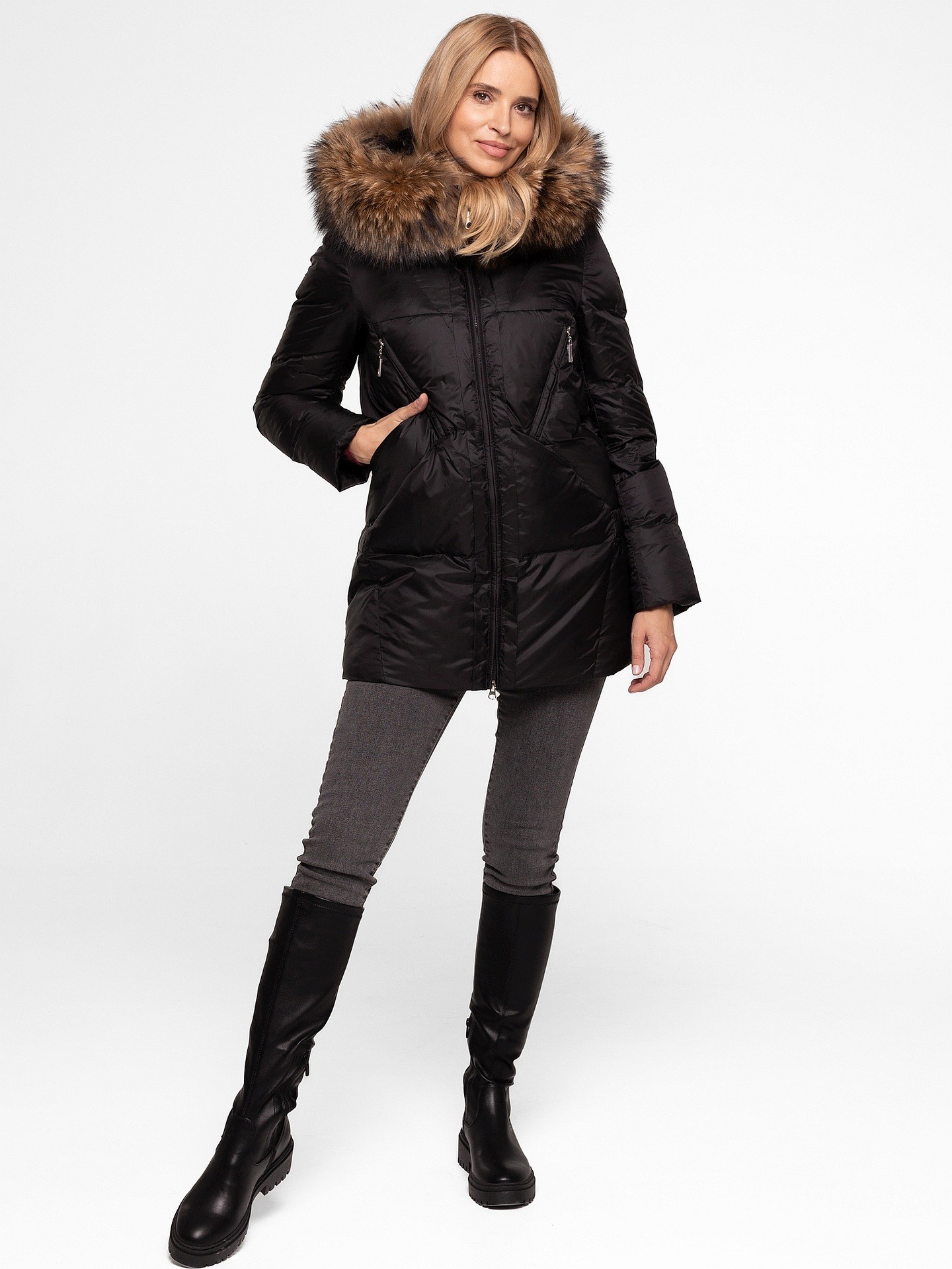 Дамско късо яке с естествени пера и косъм