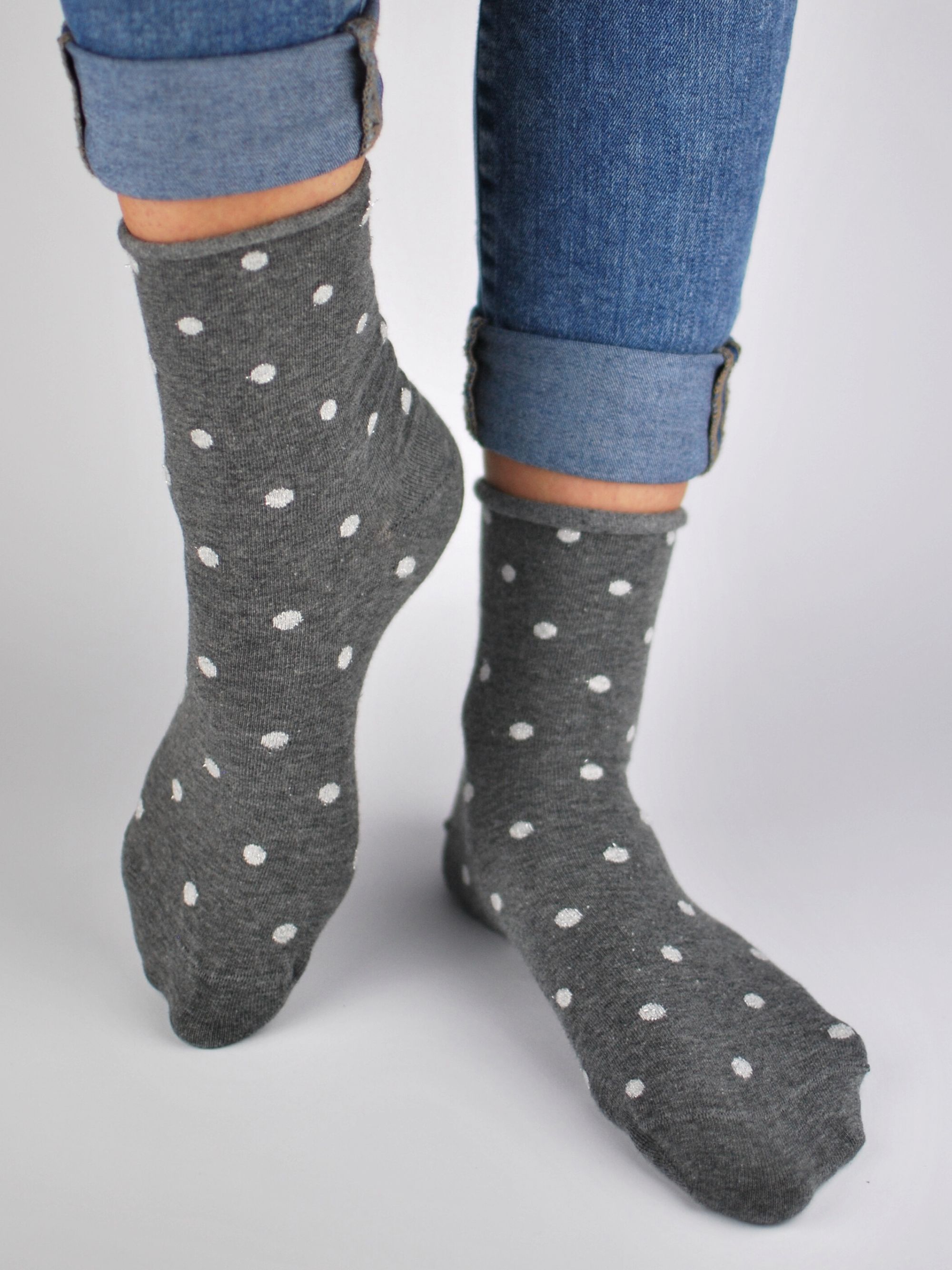 NOVITI Woman's Socks SB015-W-03