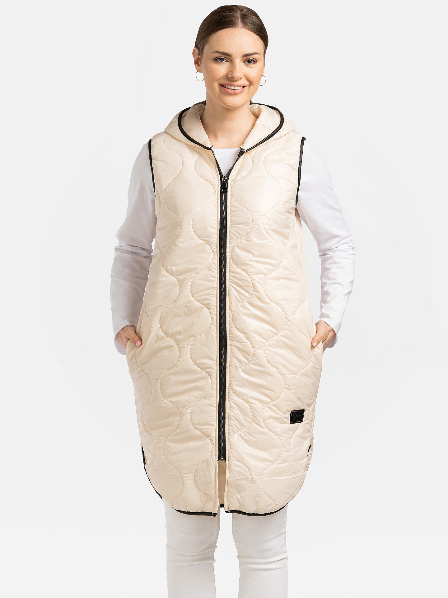 Дамски ватиран елек с качулка