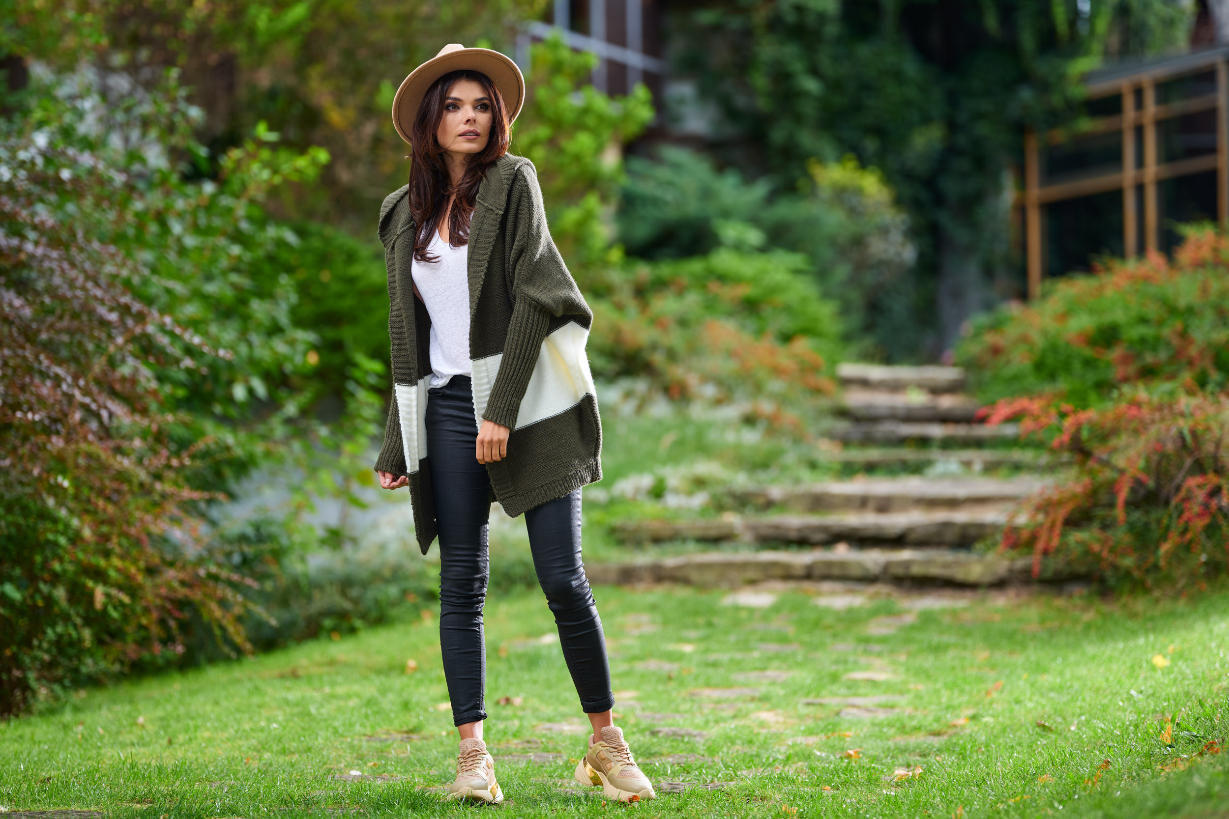 Awama Femeii pulover A392 Kaki