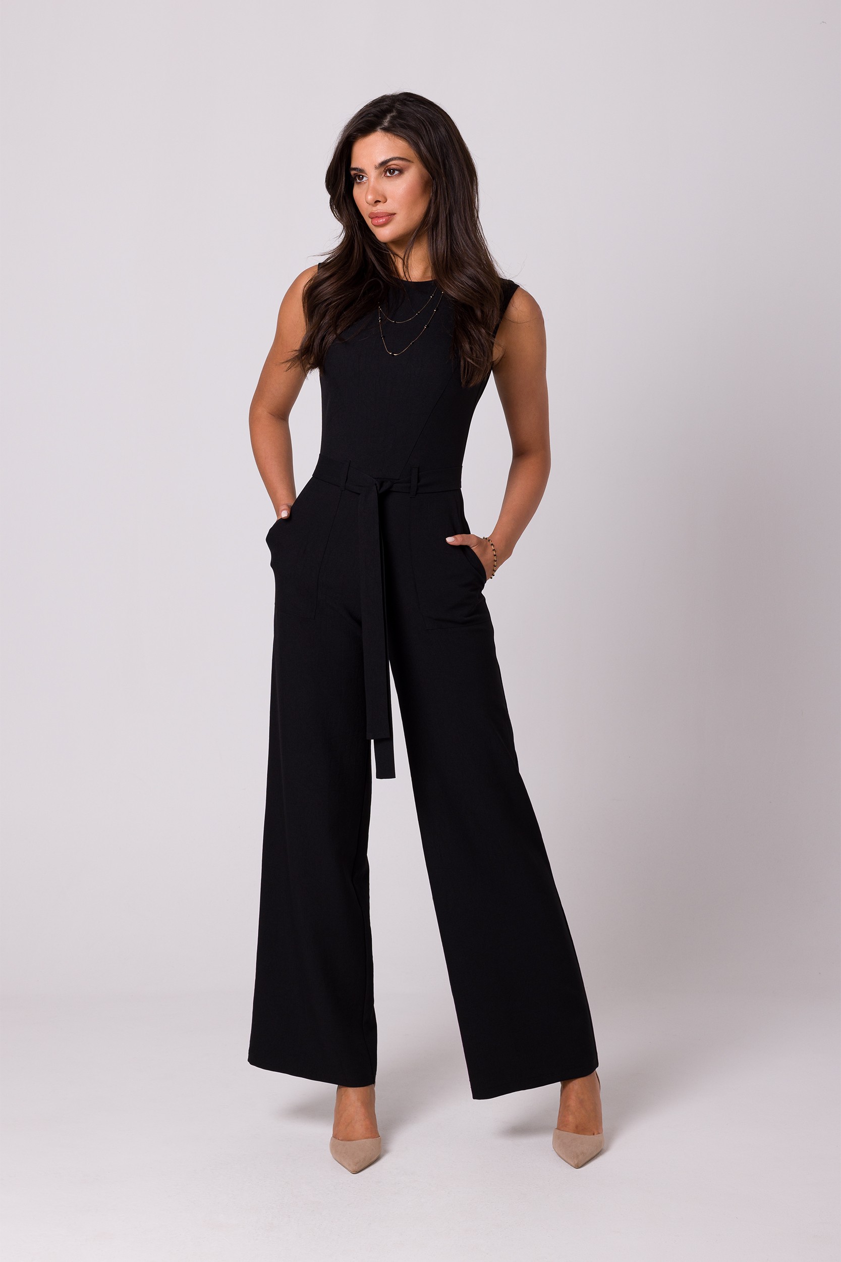 BeWear Woman's Sleeveless jumpsuit with patch pockets - black