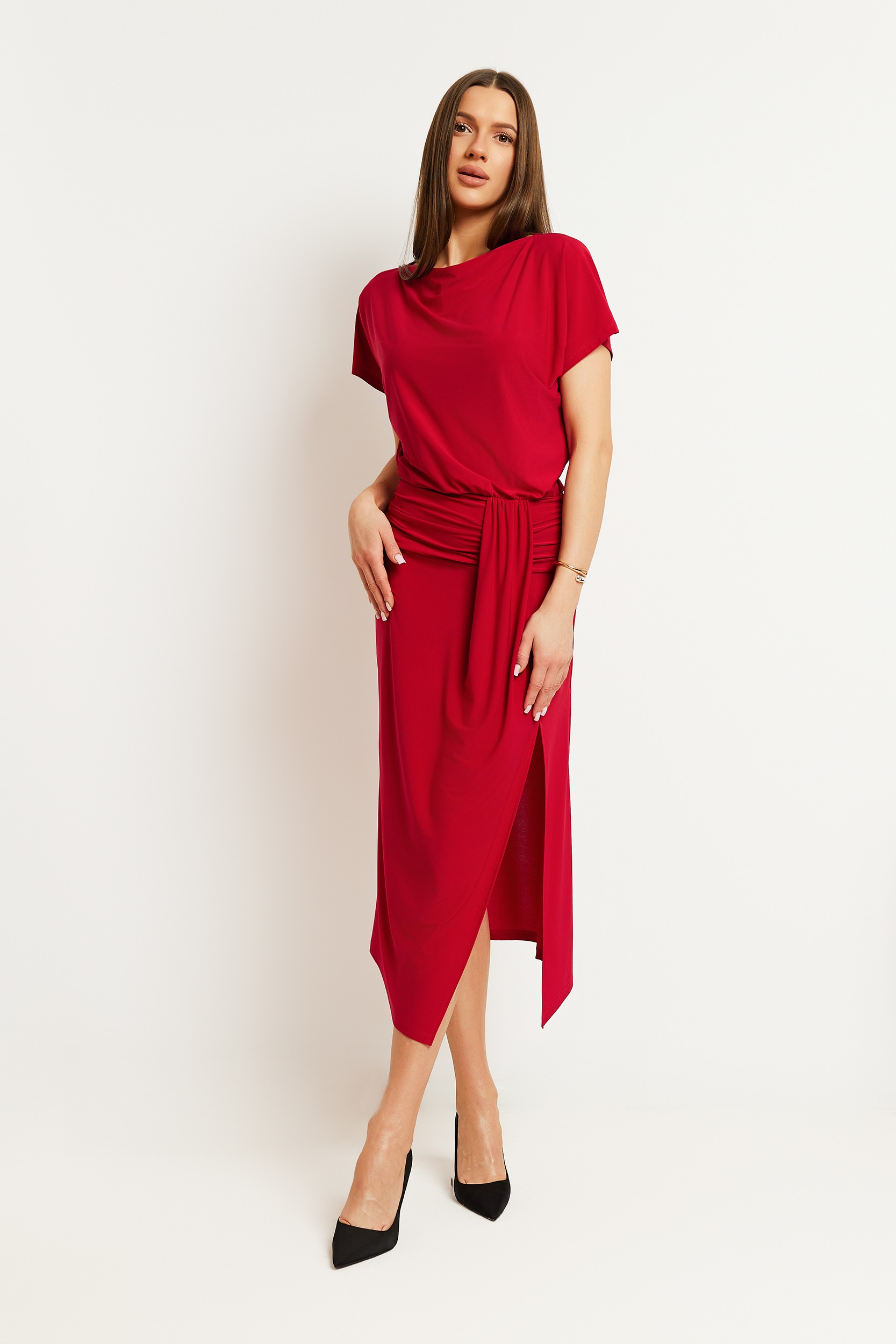 Dámske elegantné midi šaty s rozparkom - červené