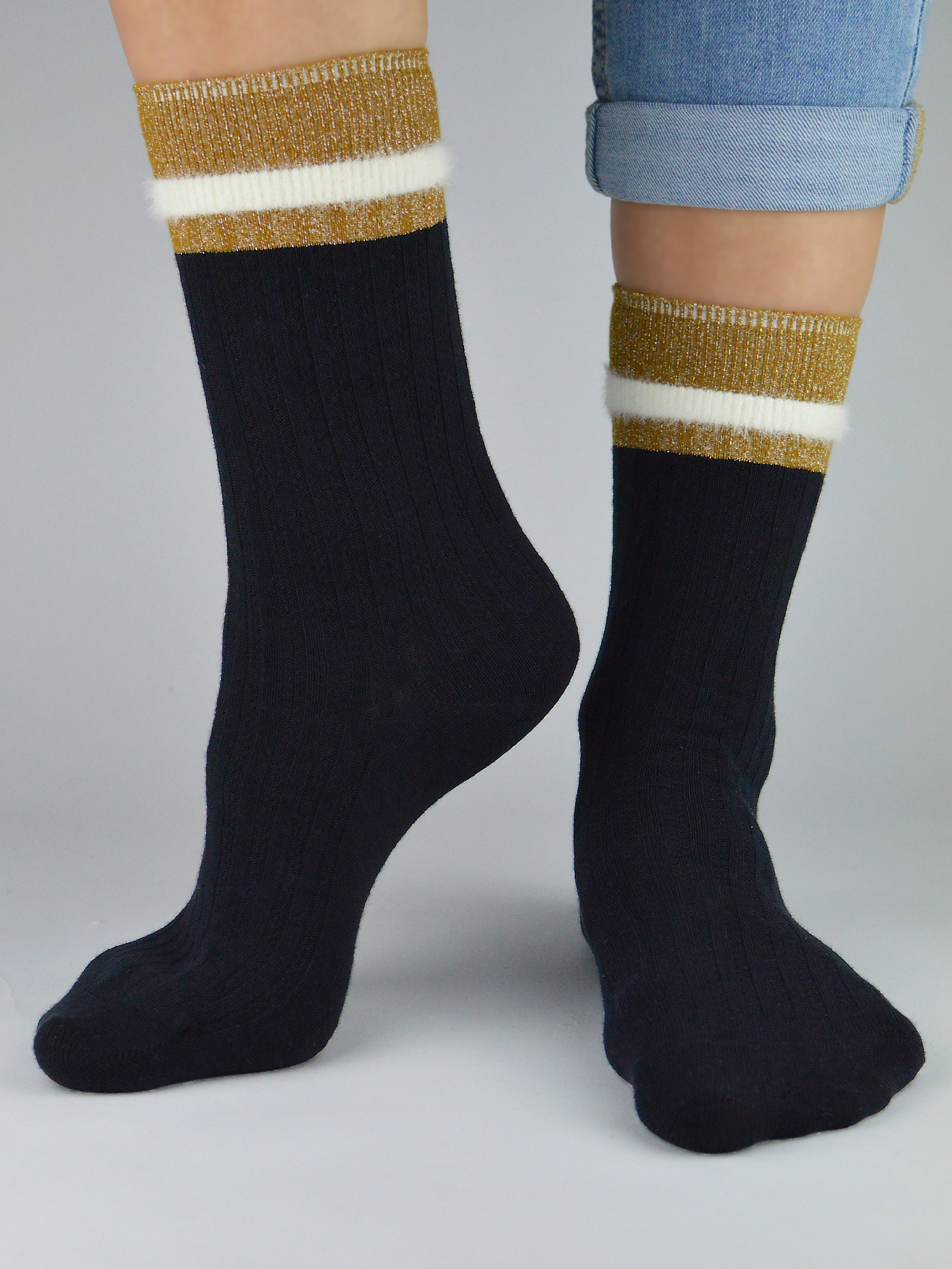 NOVITI Woman's Socks SB050-W-01
