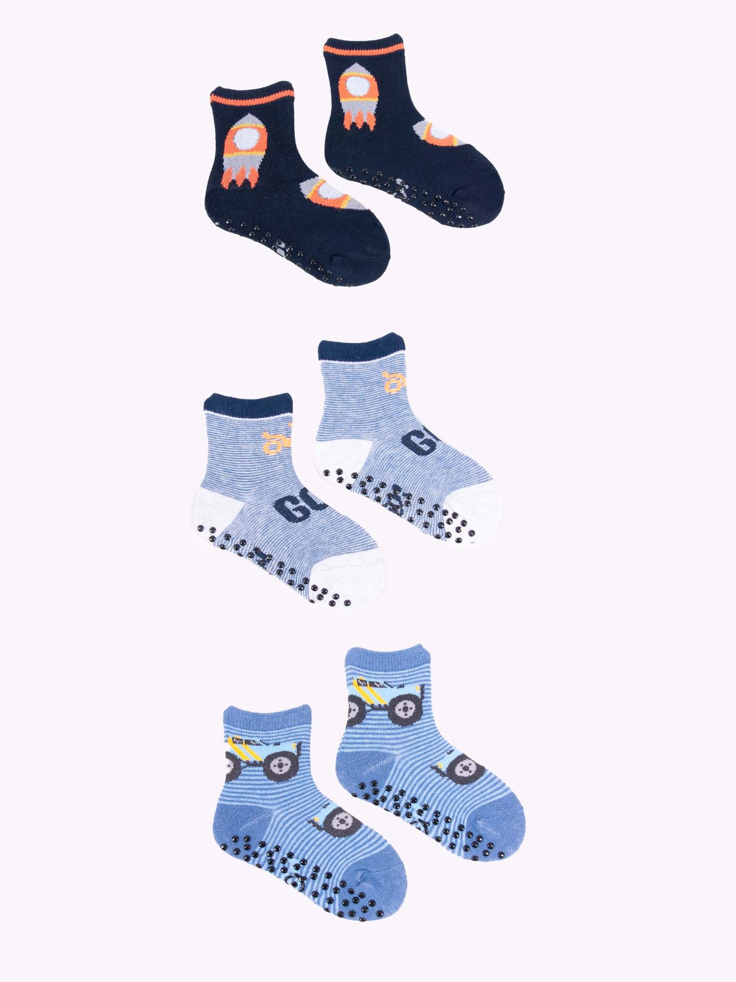Levně Yoclub Kids's Boys' Cotton Socks Anti Slip ABS Patterns Colours 3-pack SKA-0109C-AA3A-004
