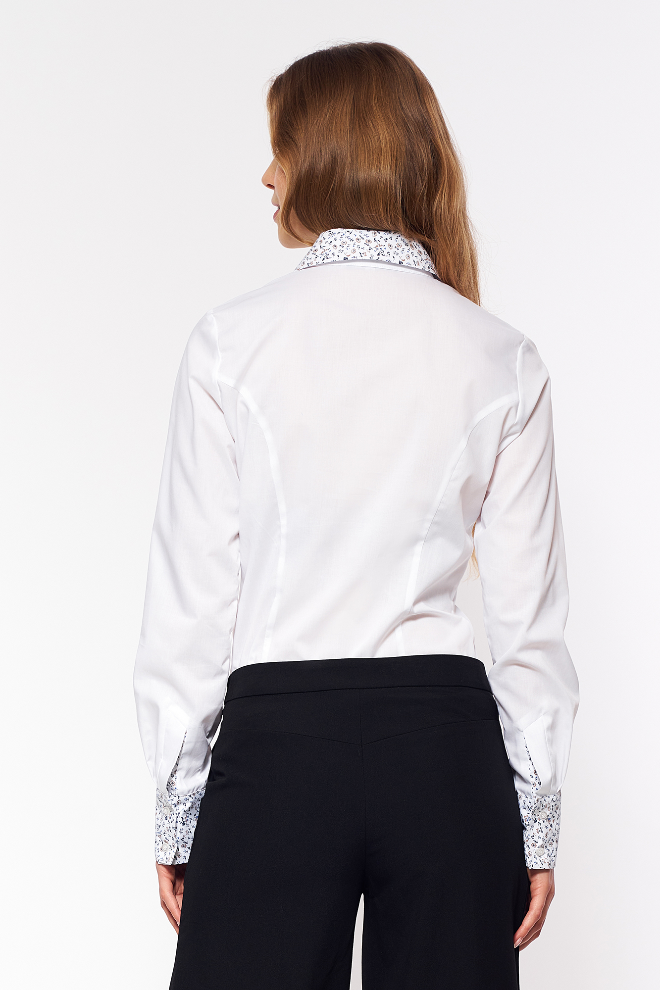 Camasa dama, Nife White Flowers
