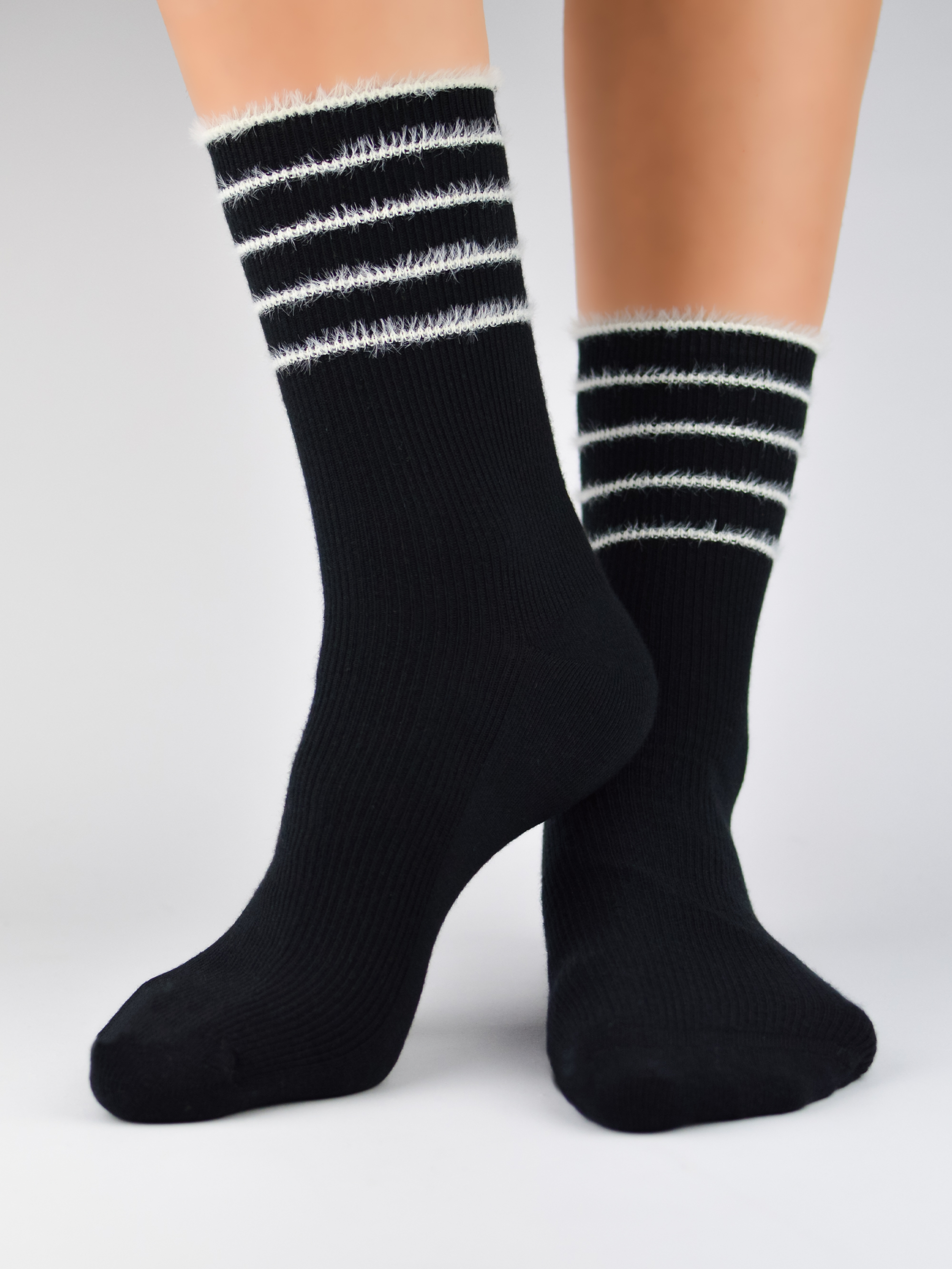 NOVITI Woman's Socks SB053-W-02