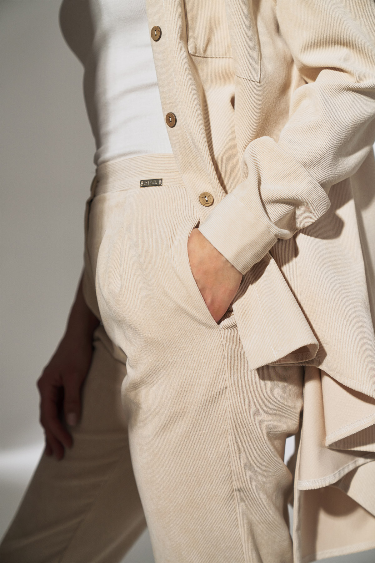 Figl Pantaloni pentru femei M742