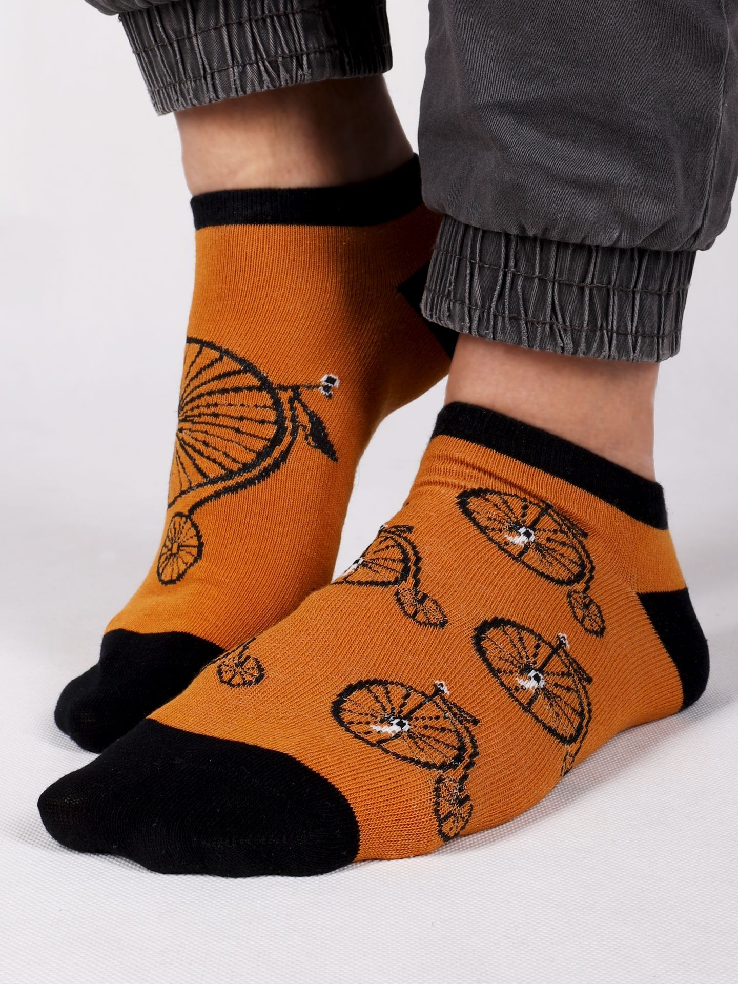 Levně Yoclub Man's Ankle Funny Cotton Socks Patterns Colours