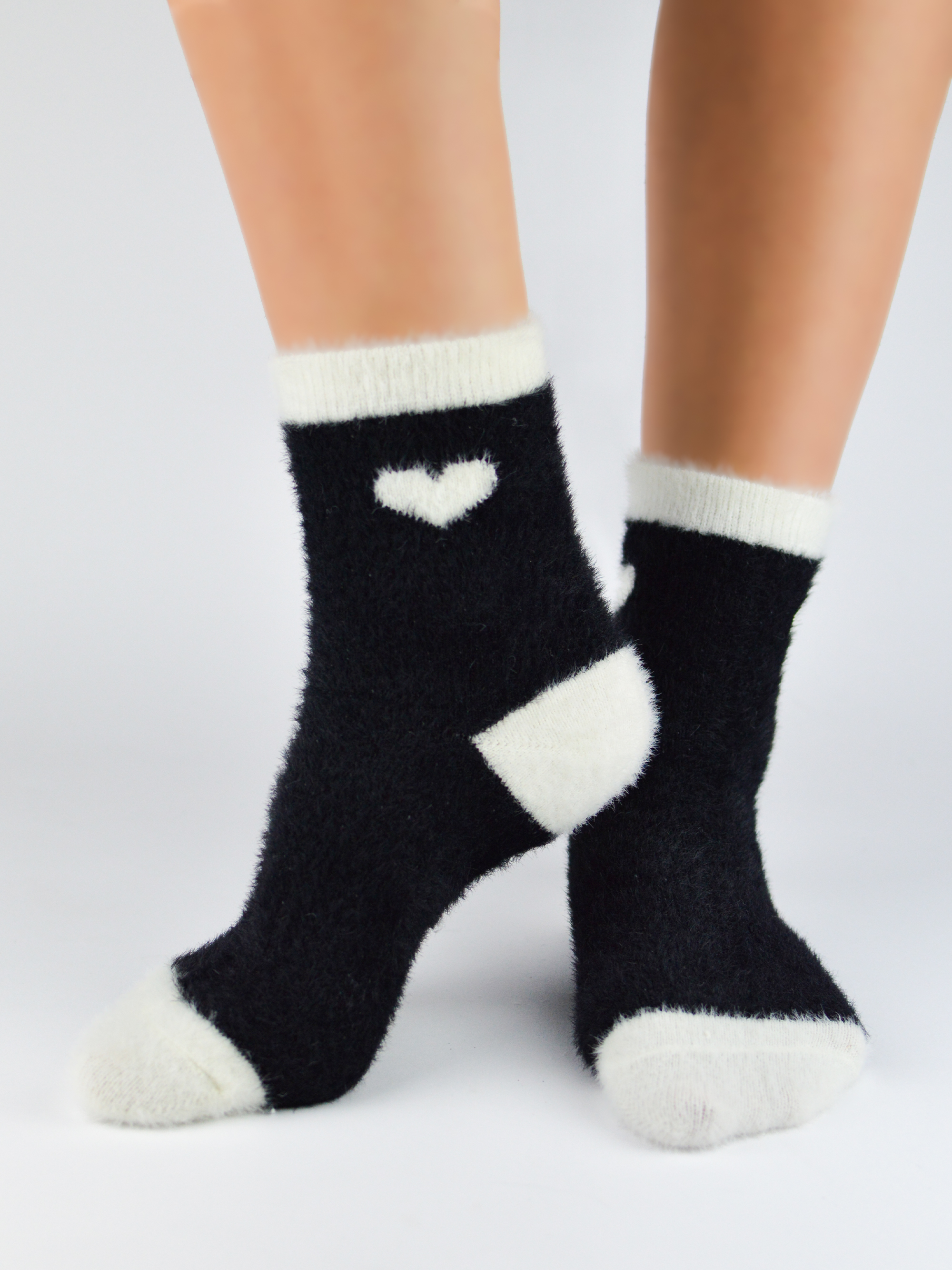 NOVITI Woman's Socks SB033-W-02