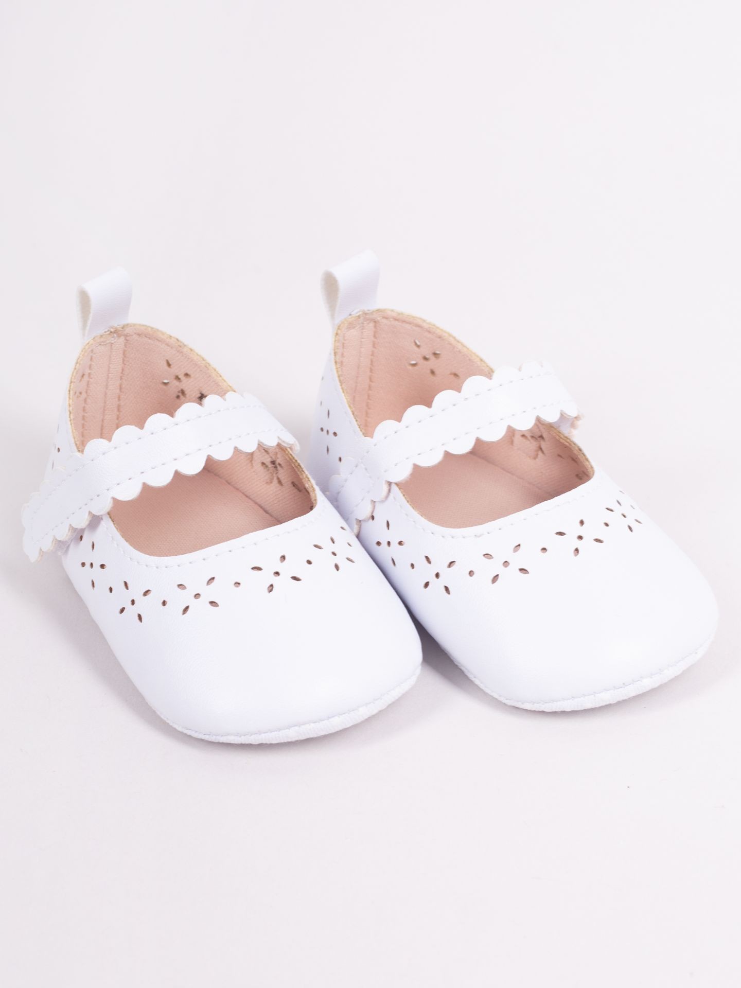 Levně Yoclub Kids's Baby Girls' Shoes OBO-0042G-0100
