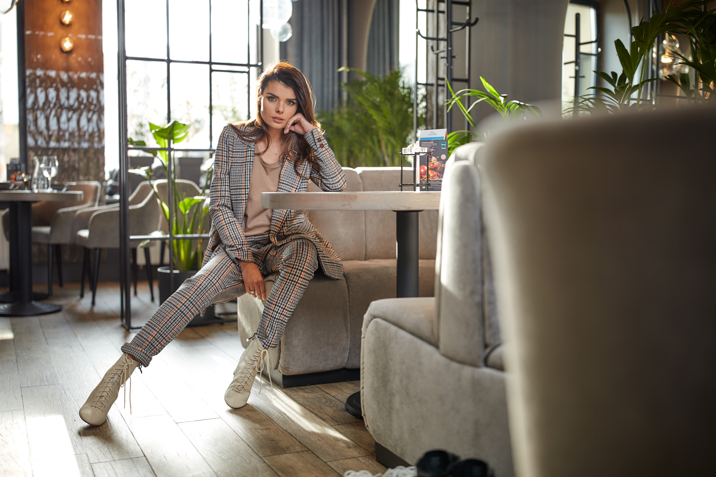 Pantaloni dama, Awama