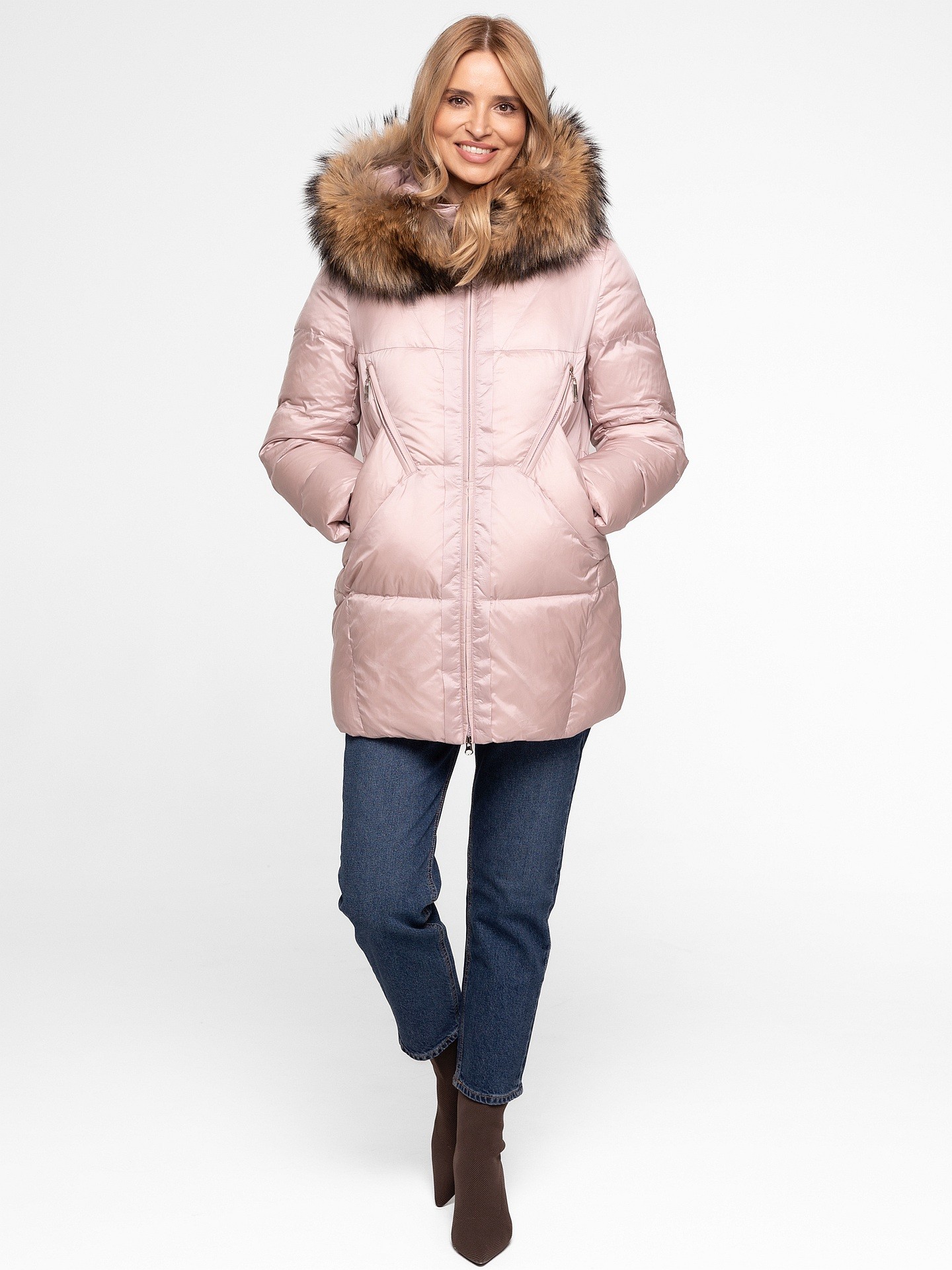 Дамско късо яке с естествен пълнеж и пух