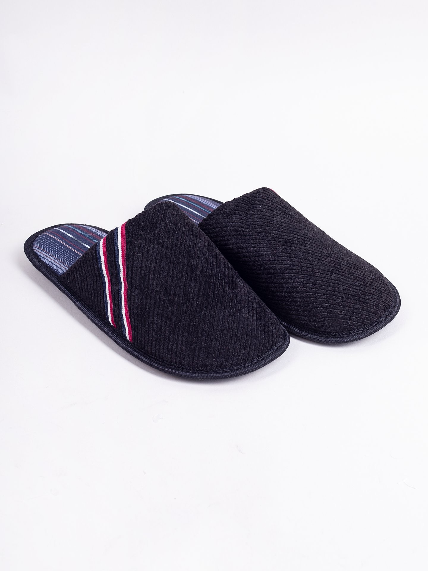 Мъжки чехли. Yoclub Yoclub_Men's_Slippers_OKL-0105F-3400_Black