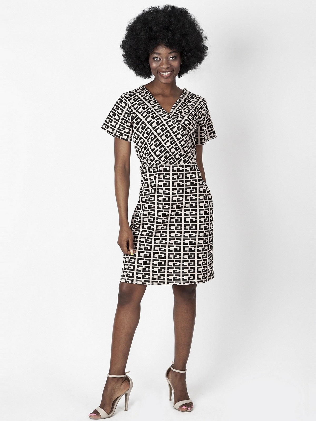 Дамска плетена рокля с деколте тип „сърце“