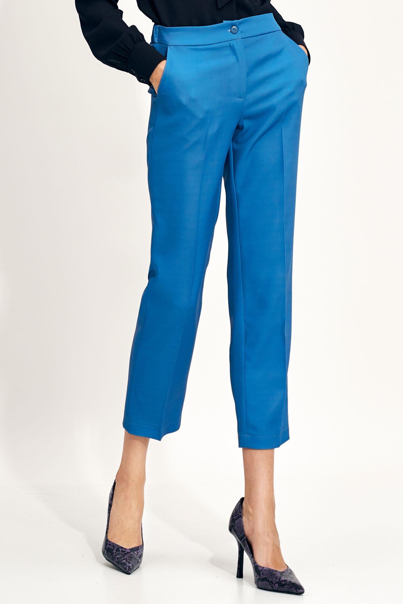 Pantaloni dama, Nife Basic