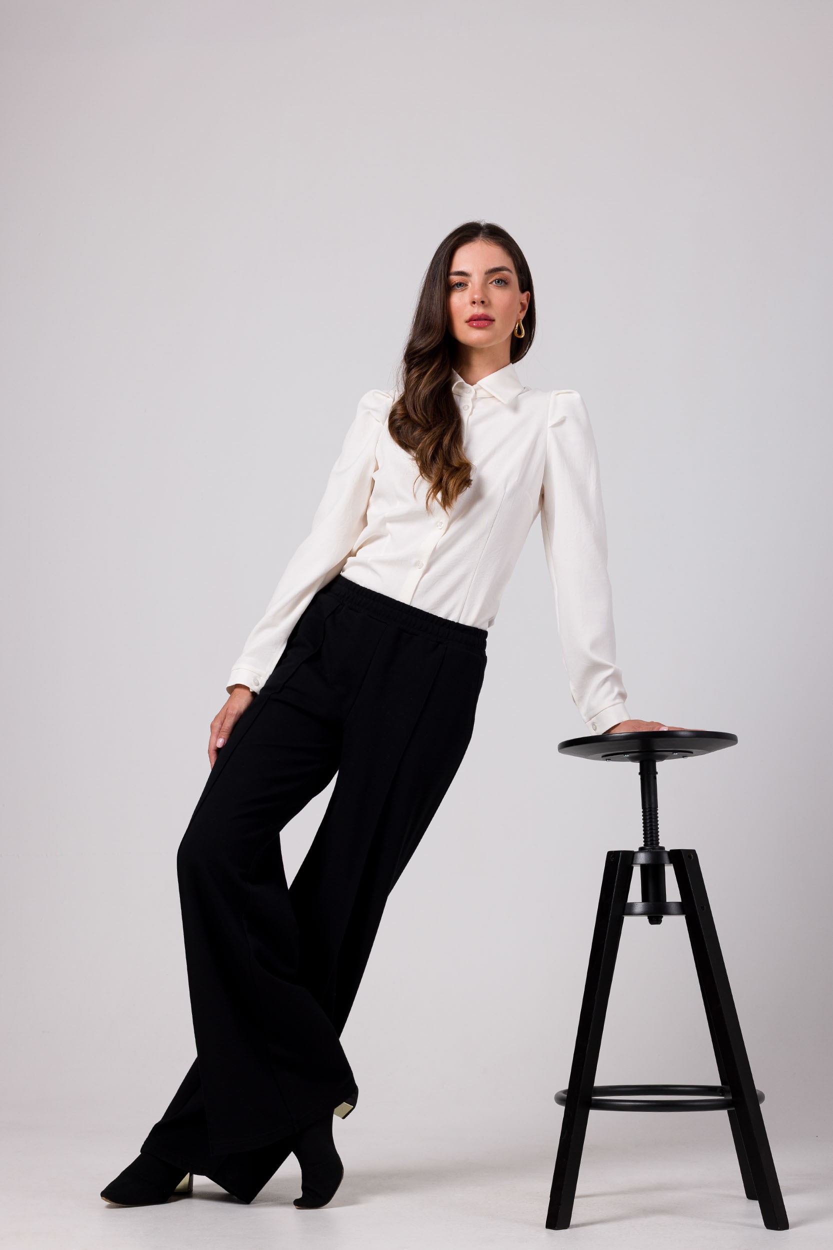 BeWear Woman's Trousers with front stitching - black
