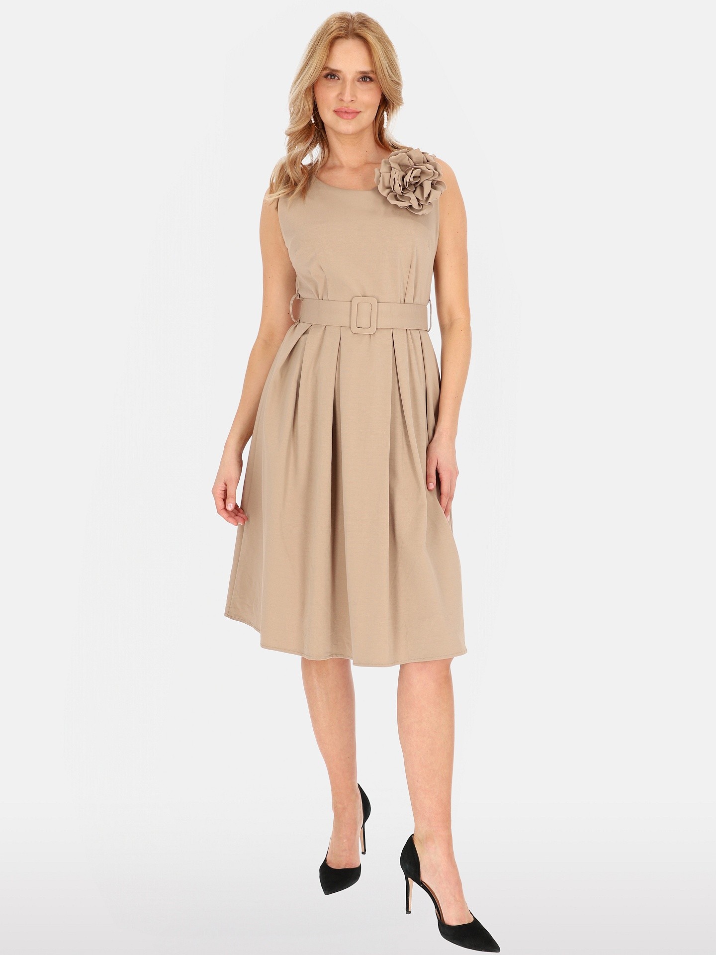 Дамска рокля без ръкави с брошка