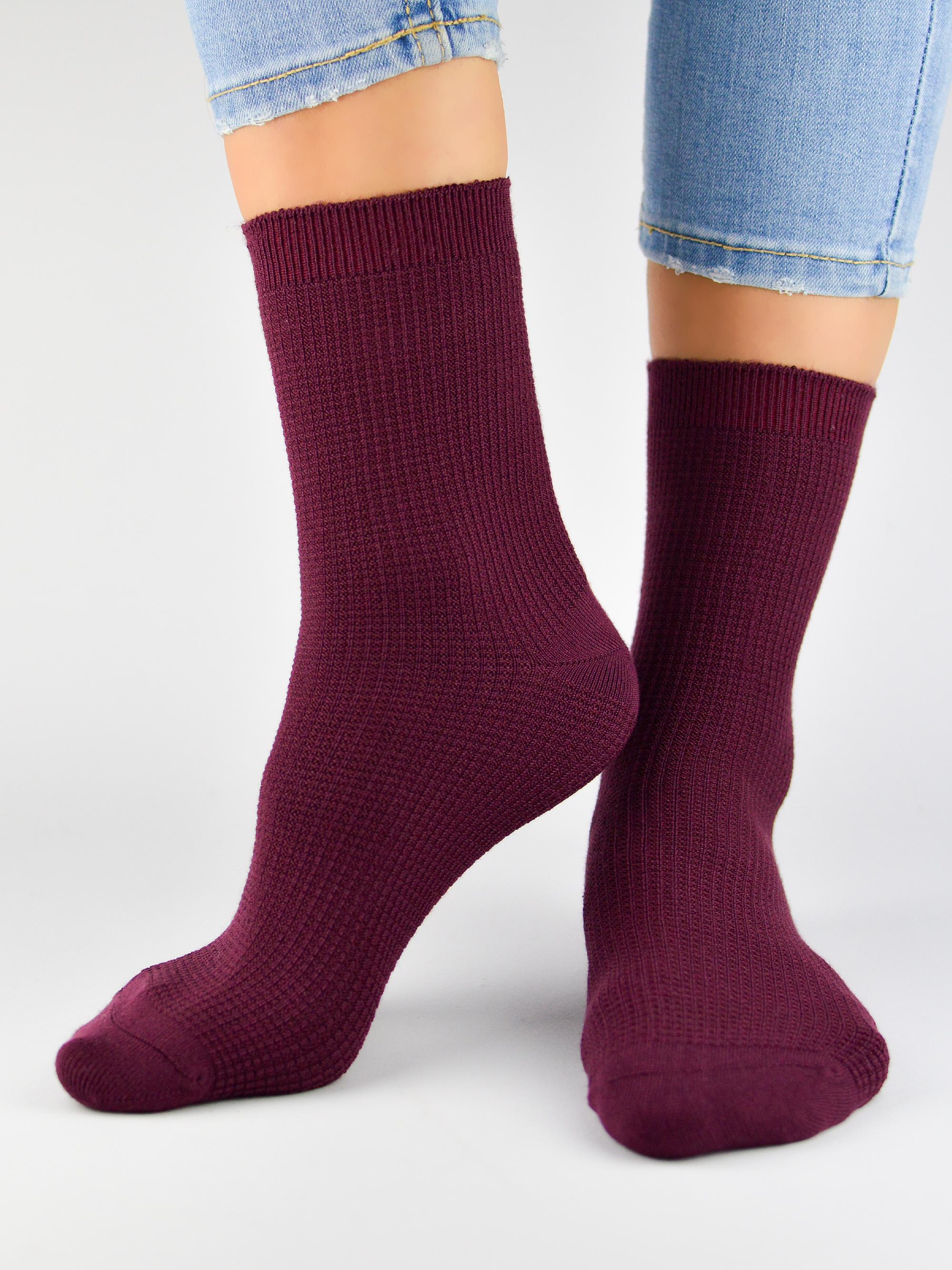 NOVITI Woman's Socks SB040-W-02