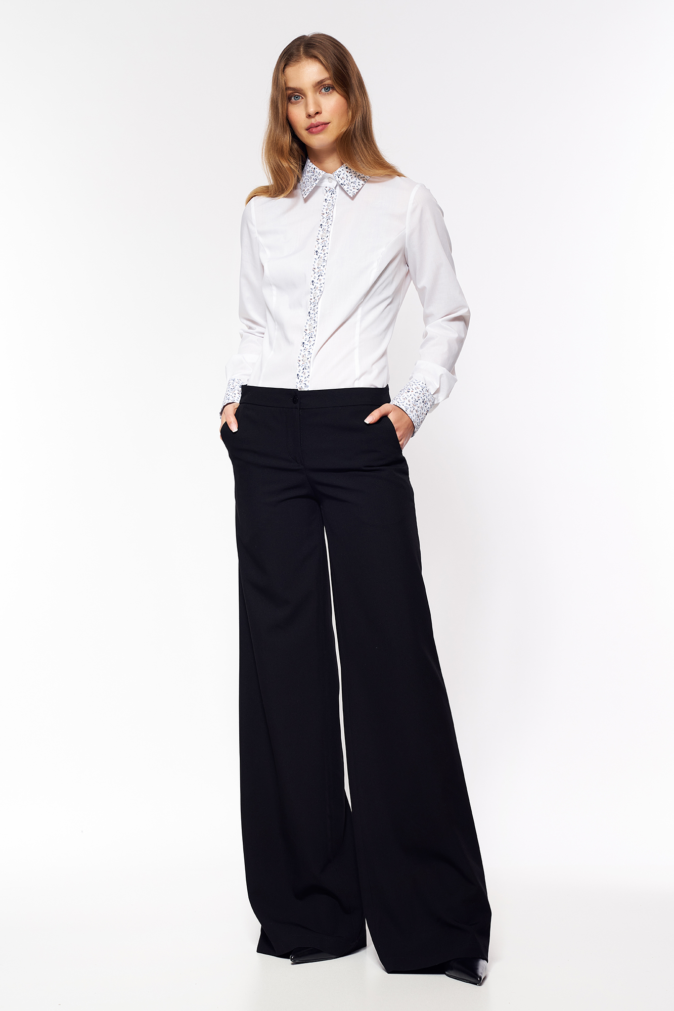 Camasa dama, Nife White Flowers