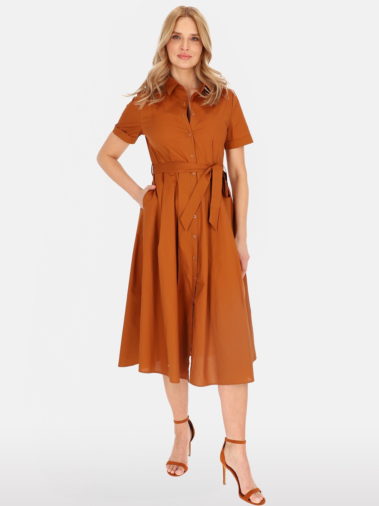 Дамска миди рокля с копчета