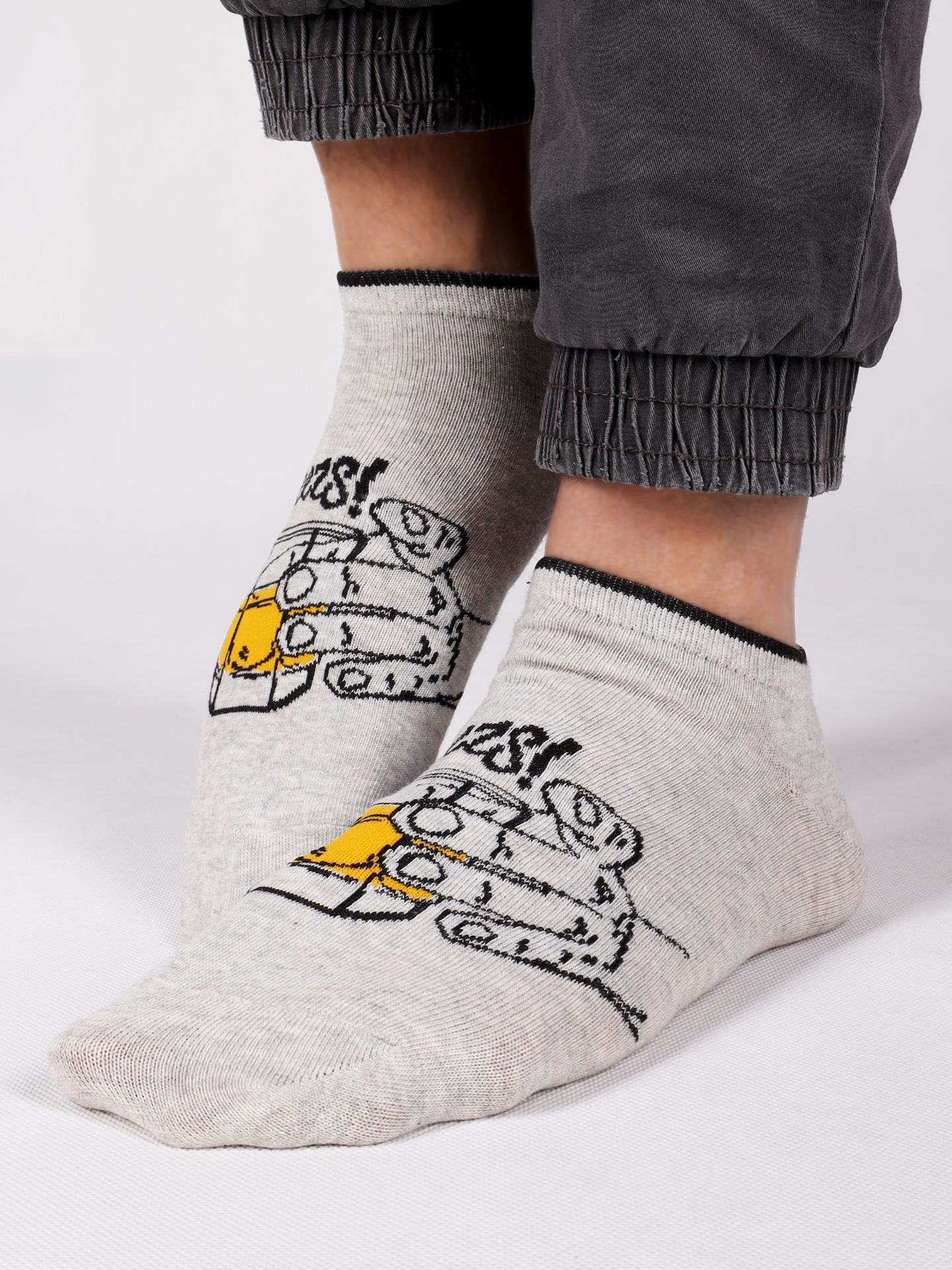 Levně Yoclub Man's Ankle Funny Cotton Socks Pattern 2 Colours