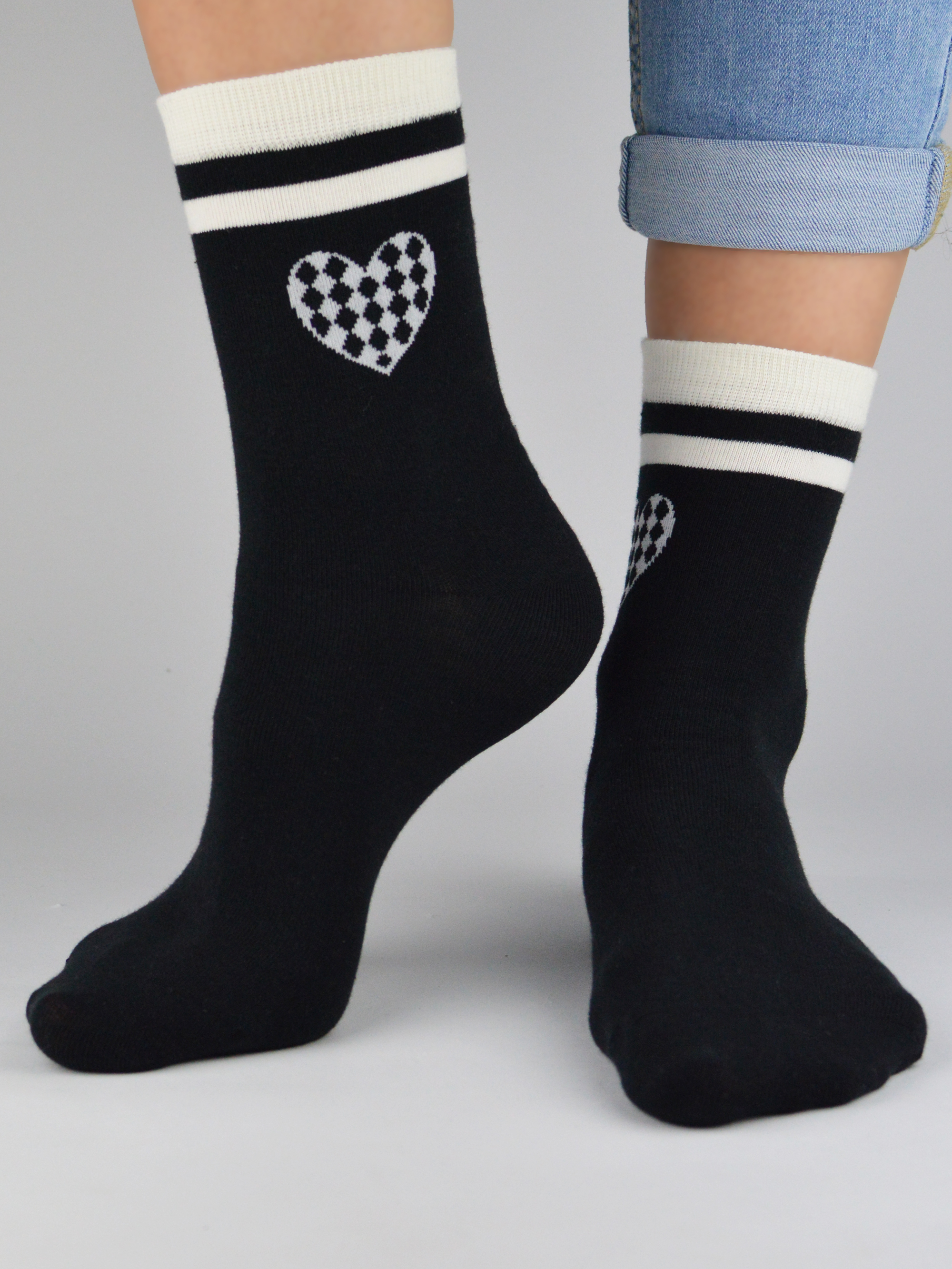 NOVITI Woman's Socks SB047-W-01