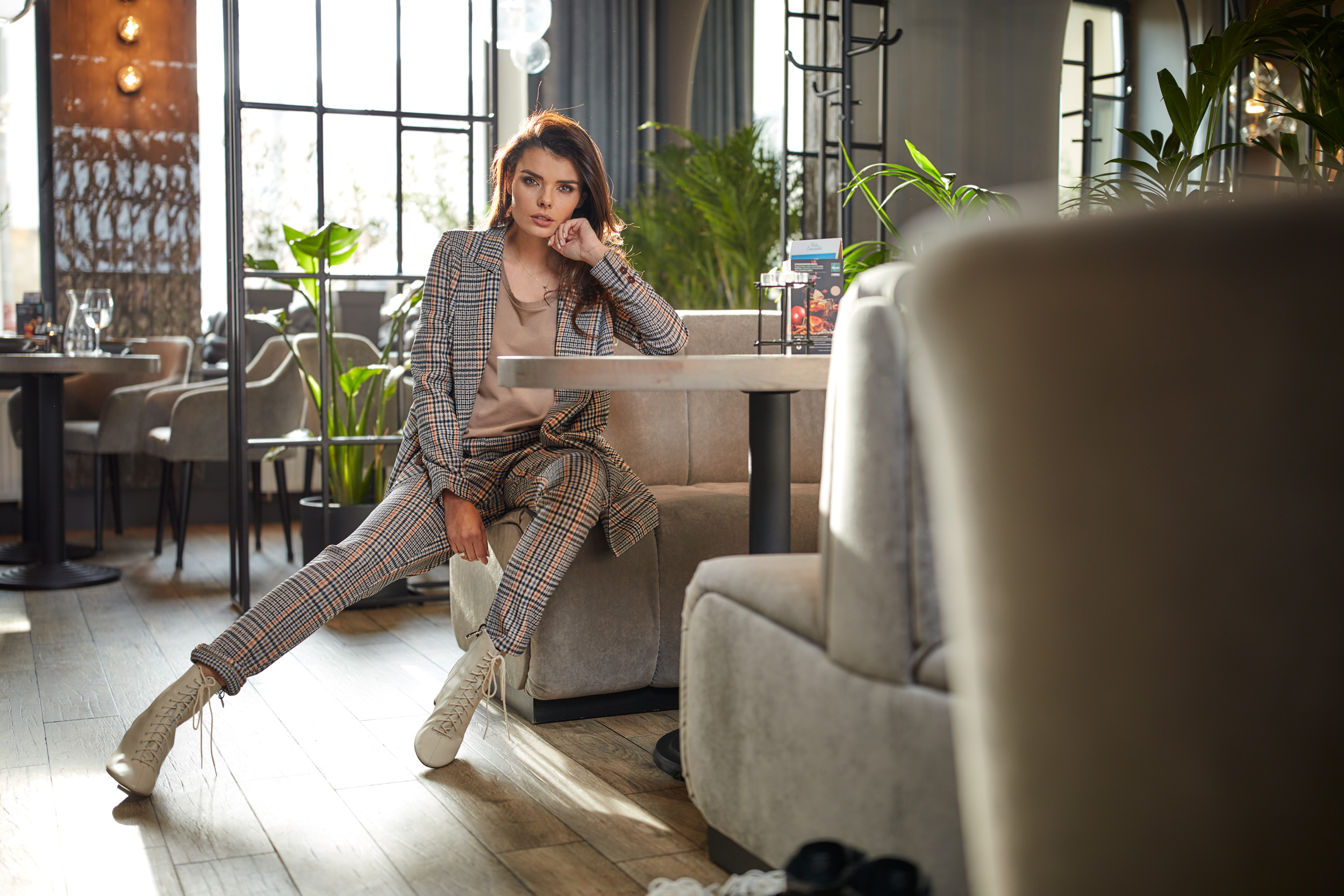 Pantaloni dama, Awama