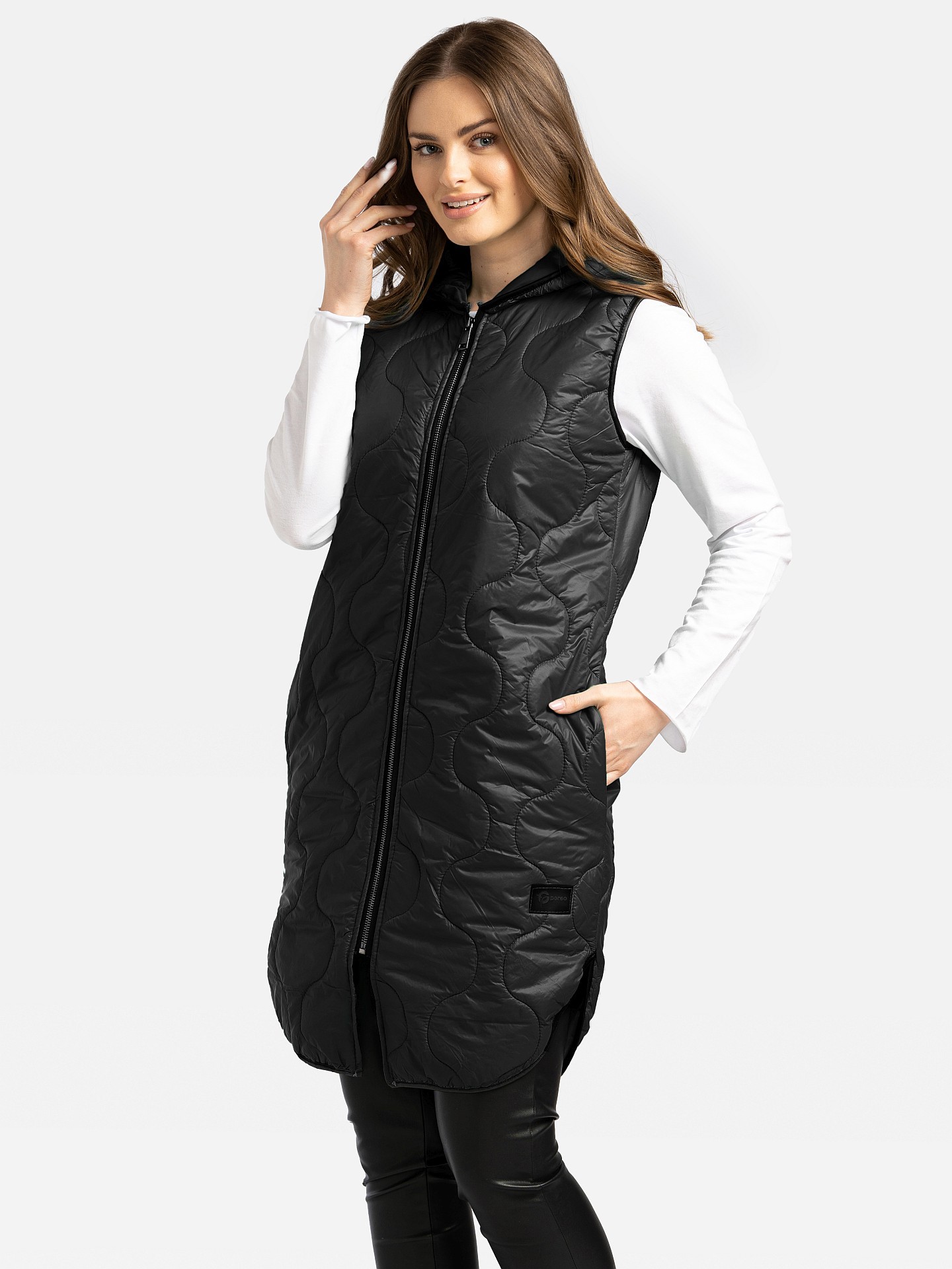 Дамски ватиран елек с качулка