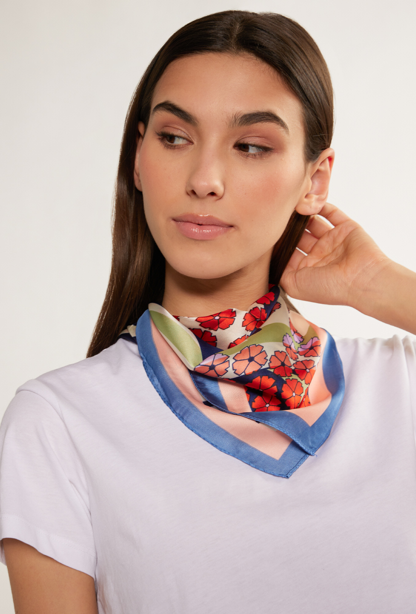MONNARI Woman's Scarves & Shawls Scarf In A Variety Of Soft Satin Pattern