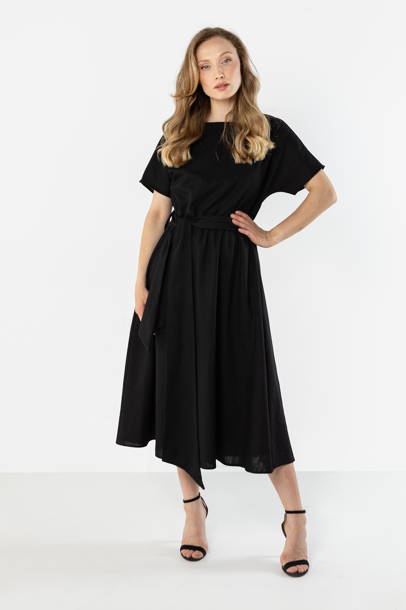 Ленена миди рокля с връзки на талията