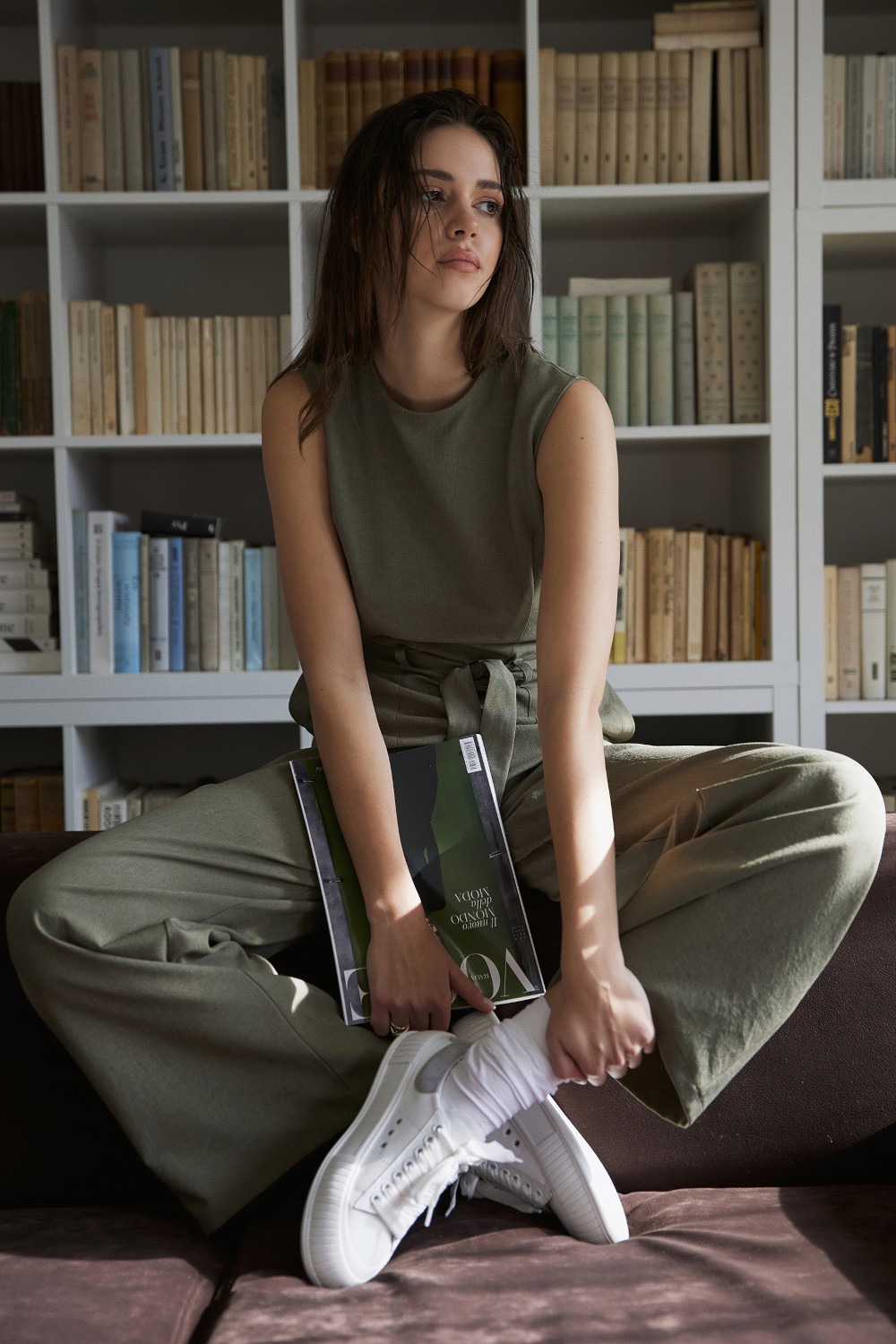 BeWear Woman's Sleeveless jumpsuit with patch pockets - olive