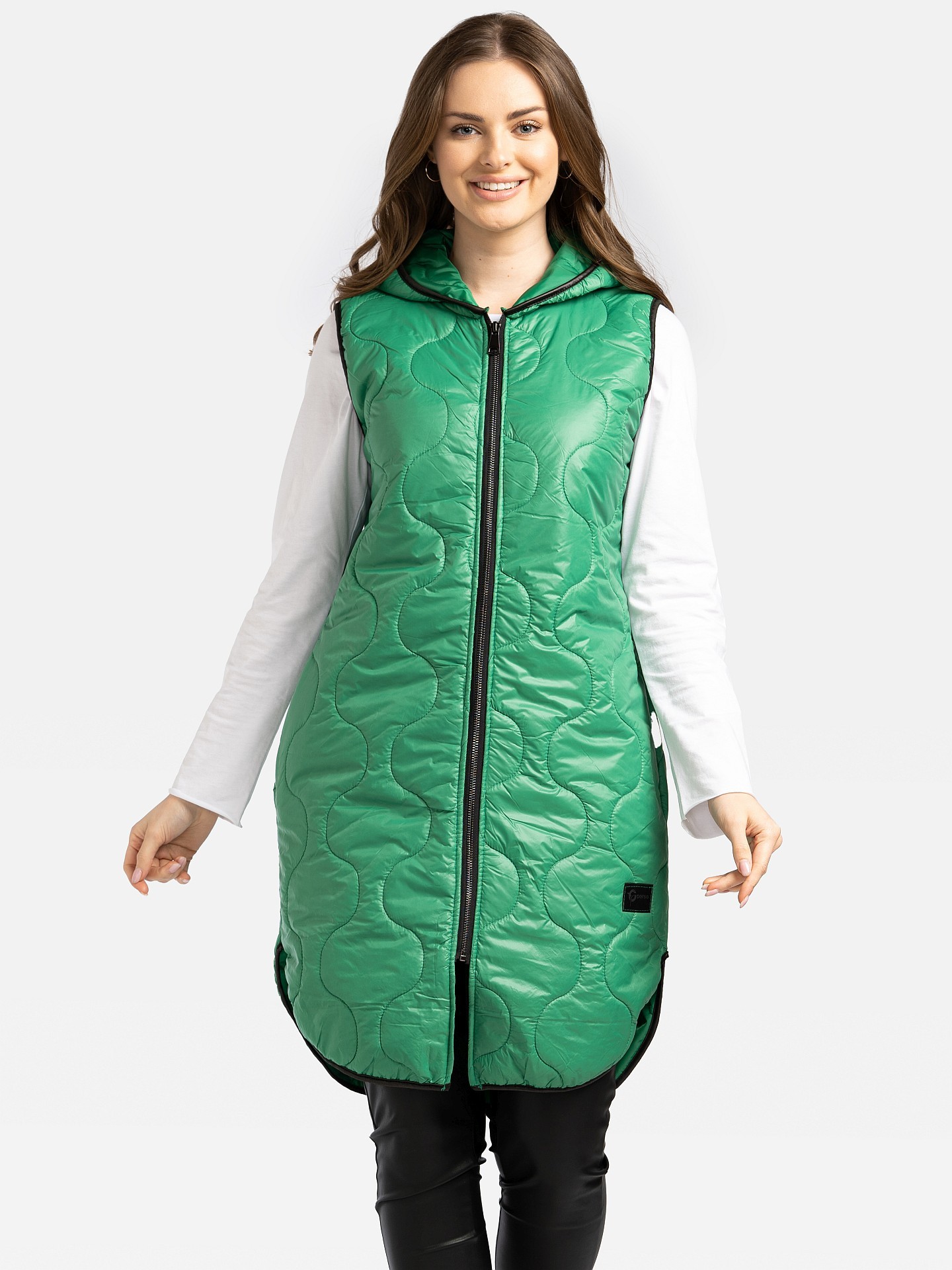 Дамски ватиран елек с качулка