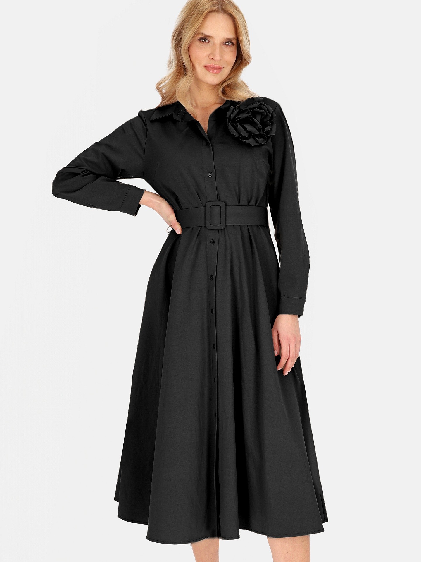 Elegantné šaty s brošňou PERSO