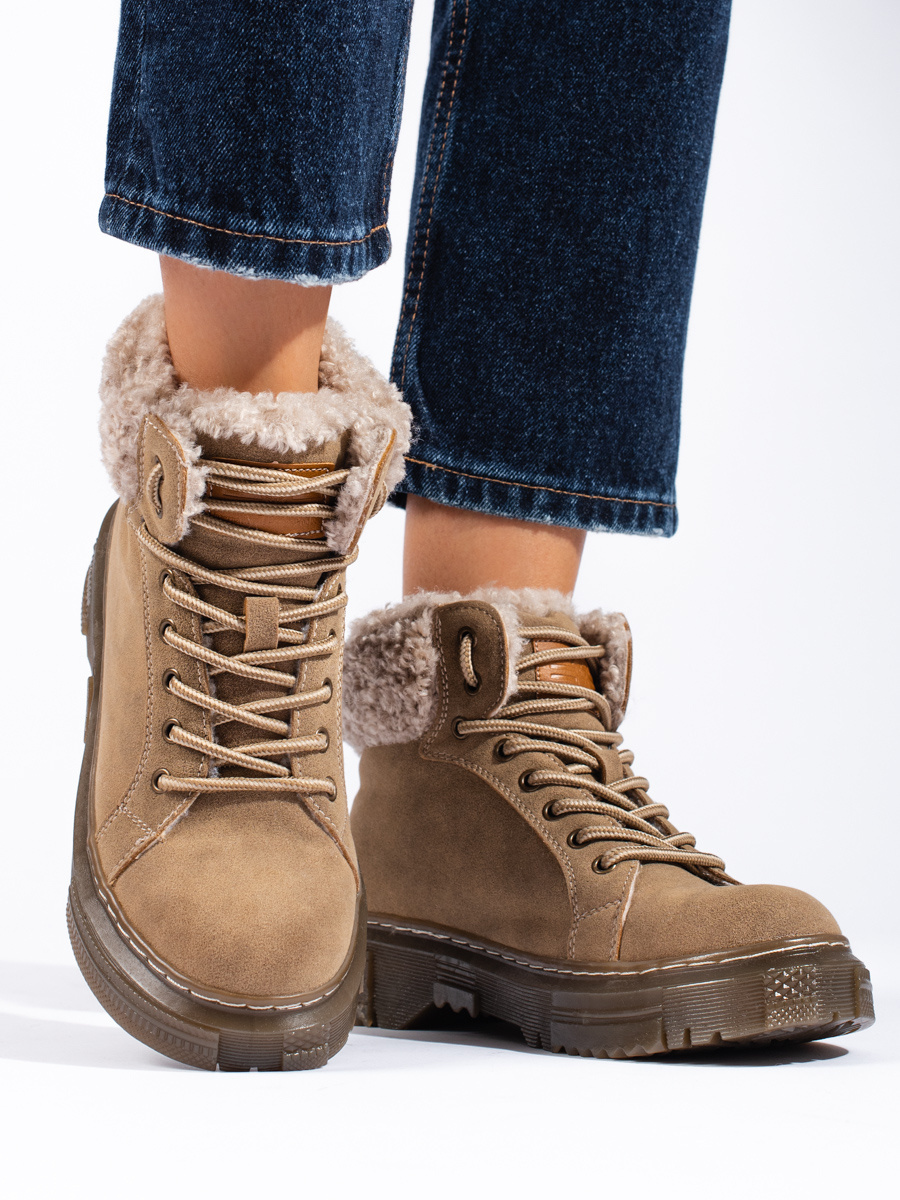 Brown women's trappers with Shelvt sheepskin coat