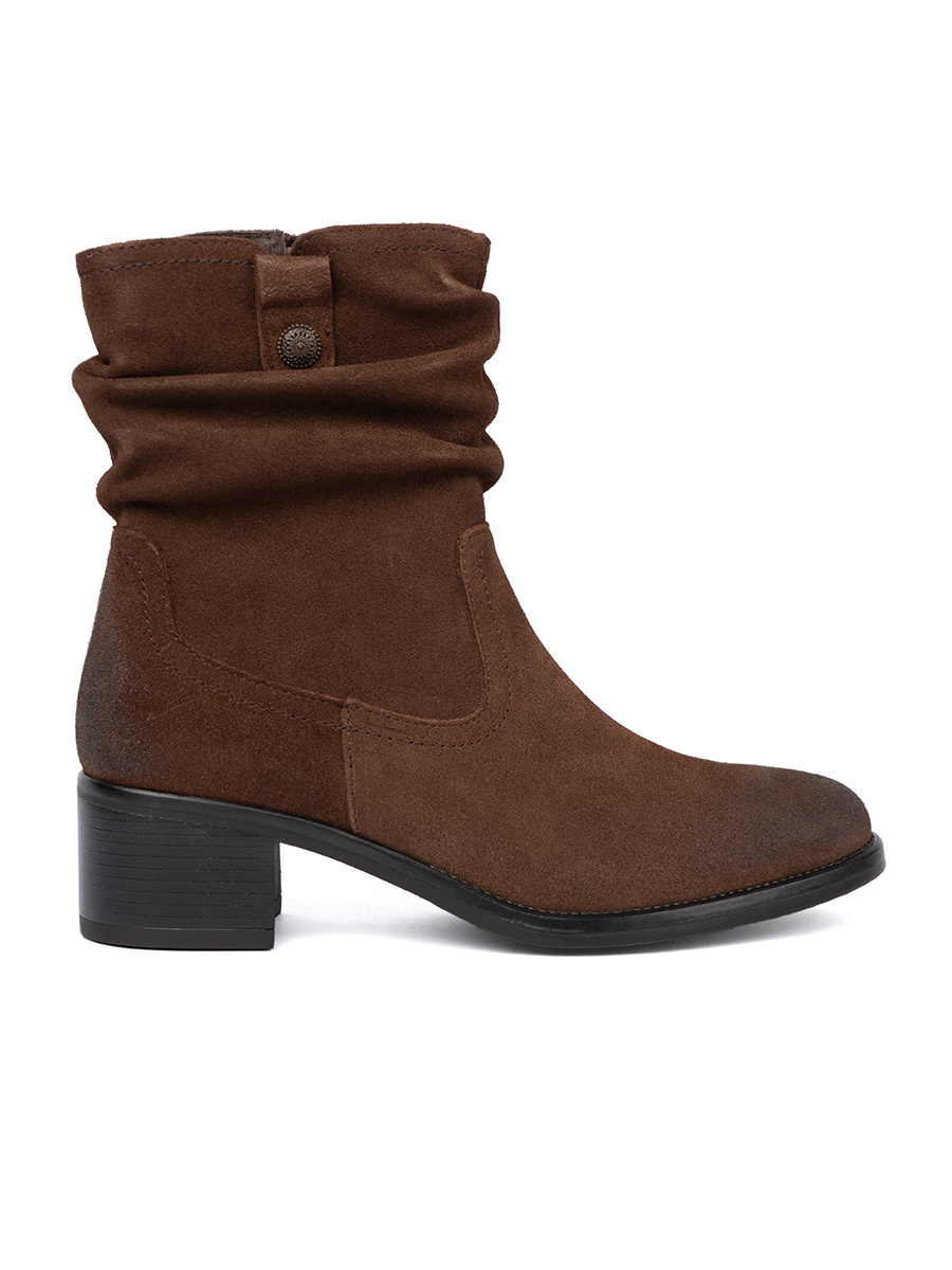 Brown leather ankle boots with crinkled upper by Sergio Leone